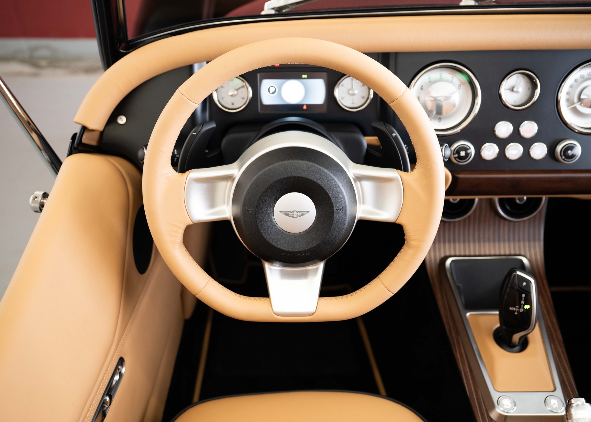 MORGAN Plus Four 2.0 Bespoke (MY 26, Swiss new car, 1 of 1 configuration, Rolls-Royce Diamond Black metallic, 30-month warranty)-image-16
