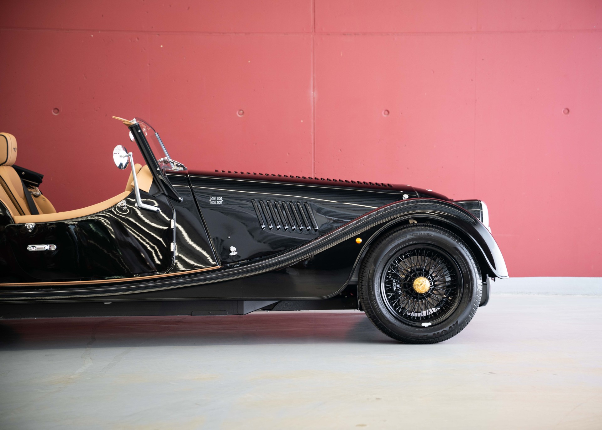 MORGAN Plus Four 2.0 Bespoke (MY 26, Swiss new car, 1 of 1 configuration, Rolls-Royce Diamond Black metallic, 30-month warranty)-image-7