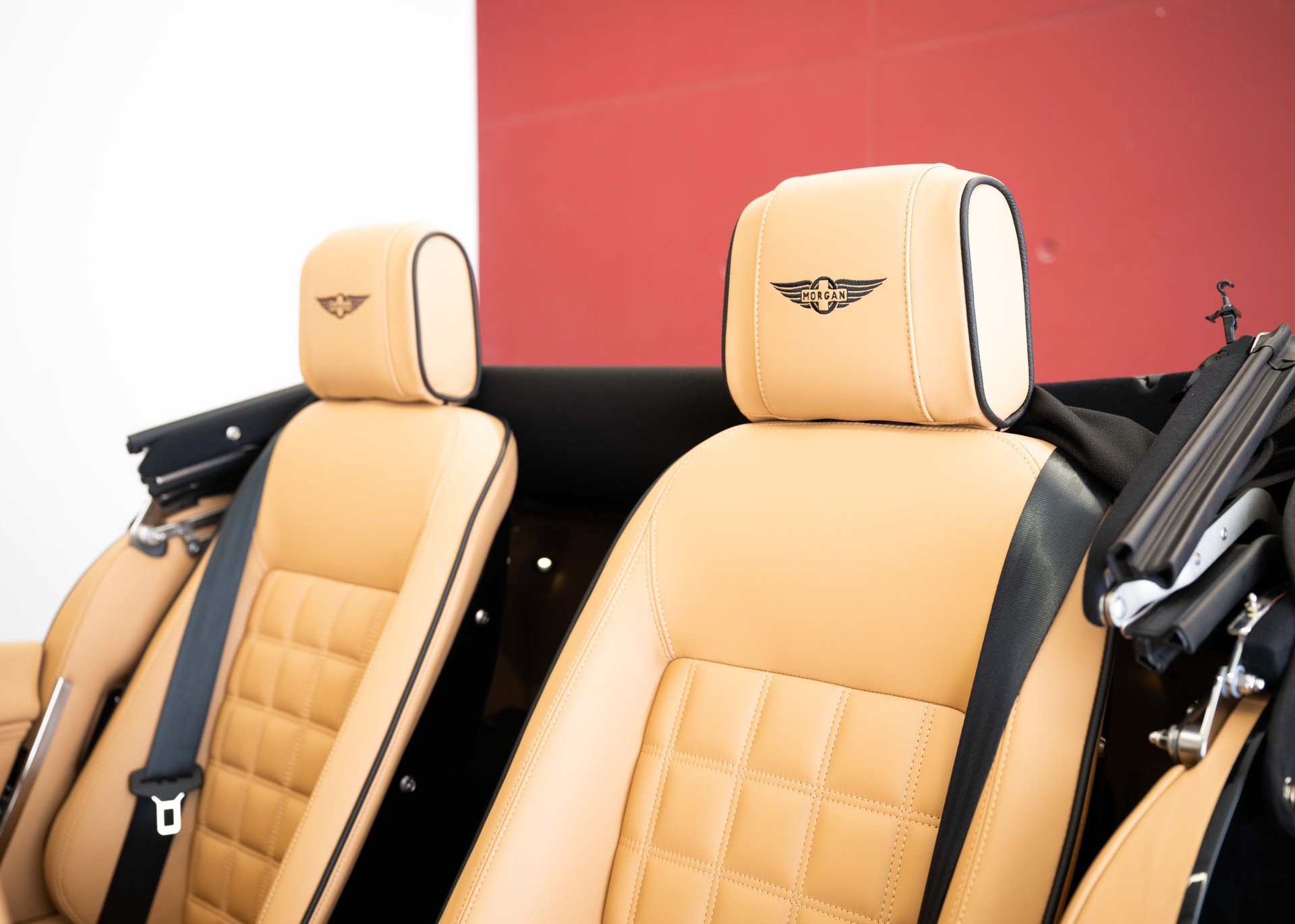 MORGAN Plus Four 2.0 Bespoke (MY 26, Swiss new car, 1 of 1 configuration, Rolls-Royce Diamond Black metallic, 30-month warranty)-image-22