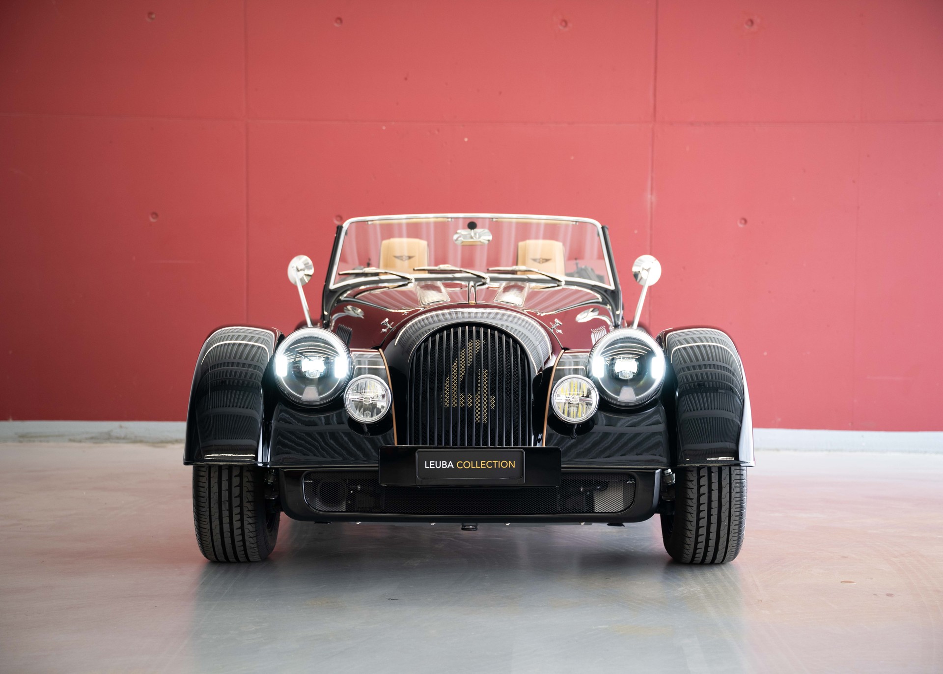 MORGAN Plus Four 2.0 Bespoke (MY 26, Swiss new car, 1 of 1 configuration, Rolls-Royce Diamond Black metallic, 30-month warranty)-showroom-element-2