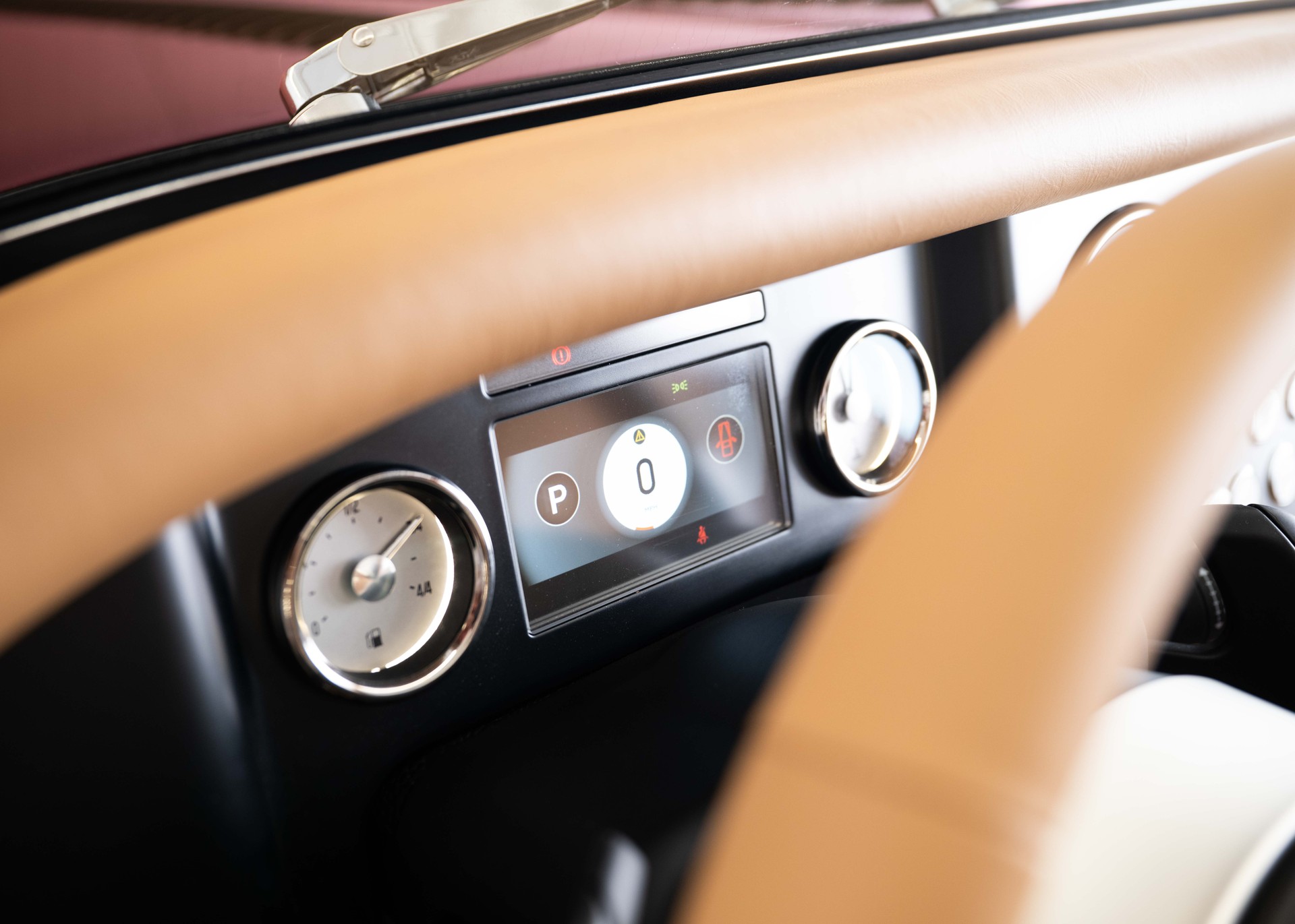 MORGAN Plus Four 2.0 Bespoke (MY 26, Swiss new car, 1 of 1 configuration, Rolls-Royce Diamond Black metallic, 30-month warranty)-image-27