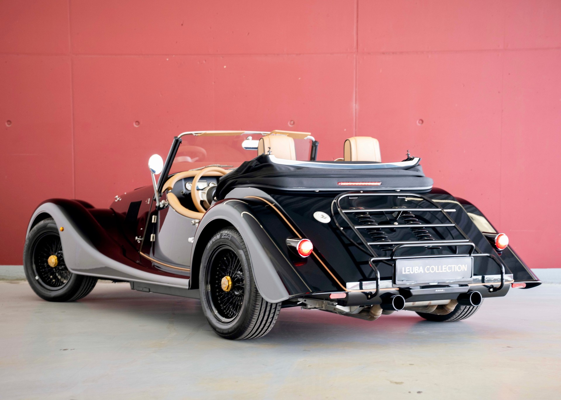 MORGAN Plus Four 2.0 Bespoke (MY 26, Swiss new car, 1 of 1 configuration, Rolls-Royce Diamond Black metallic, 30-month warranty)-showroom-element-1