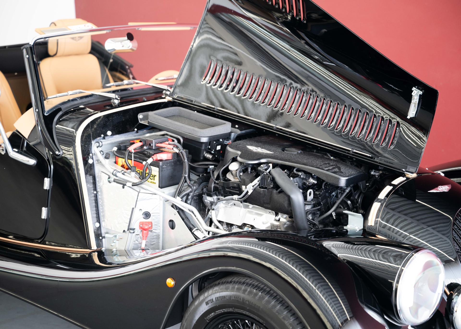 MORGAN Plus Four 2.0 Bespoke (MY 26, Swiss new car, 1 of 1 configuration, Rolls-Royce Diamond Black metallic, 30-month warranty)-image-14