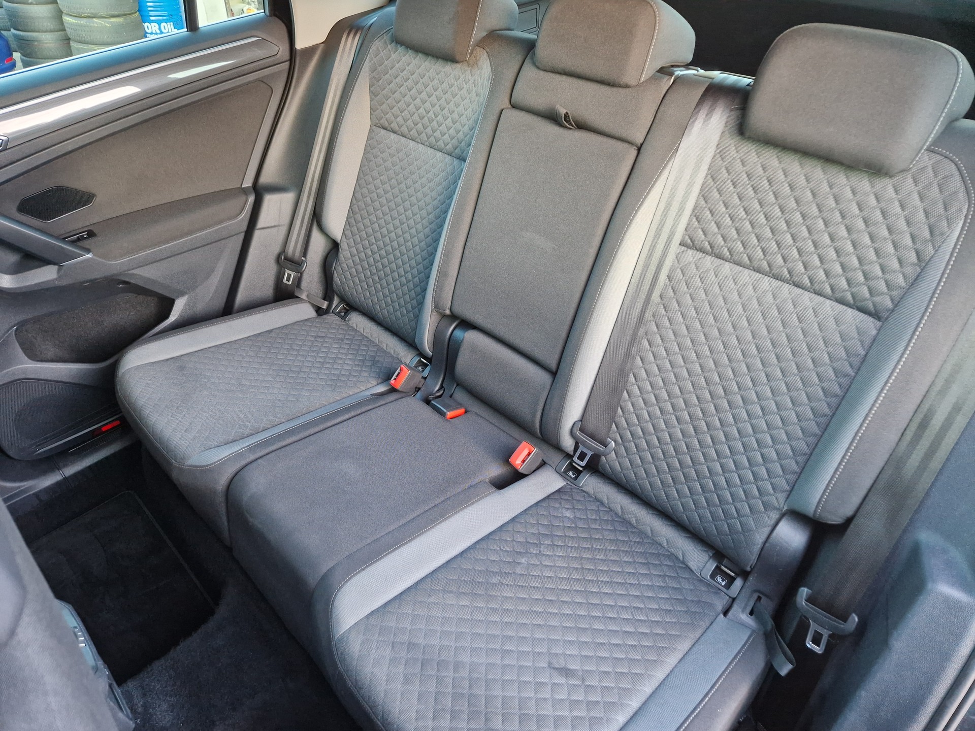 VW Tiguan 2.0 TDI SCR Comfortline 4Motion DSG-image-5