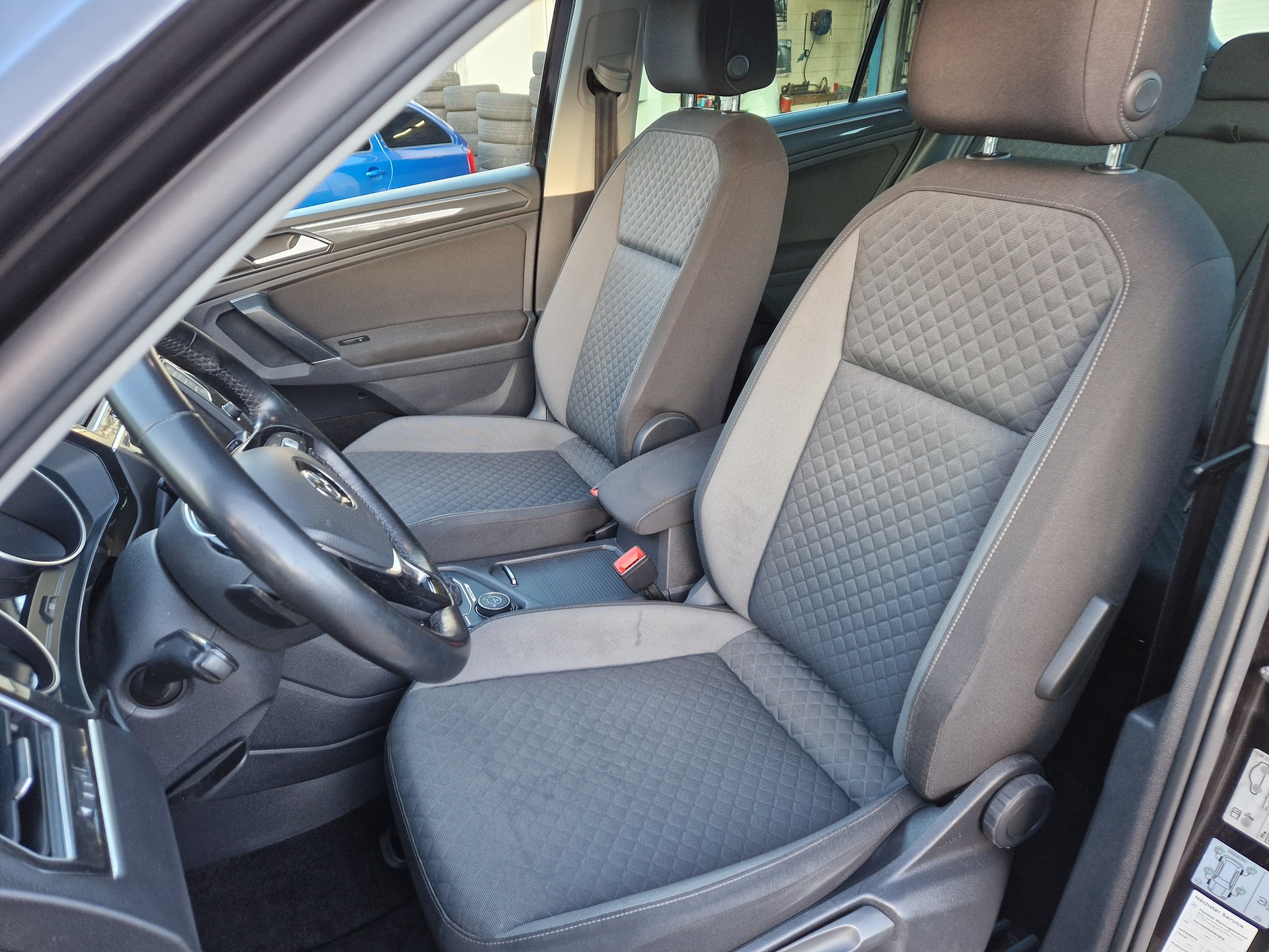 VW Tiguan 2.0 TDI SCR Comfortline 4Motion DSG-image-6