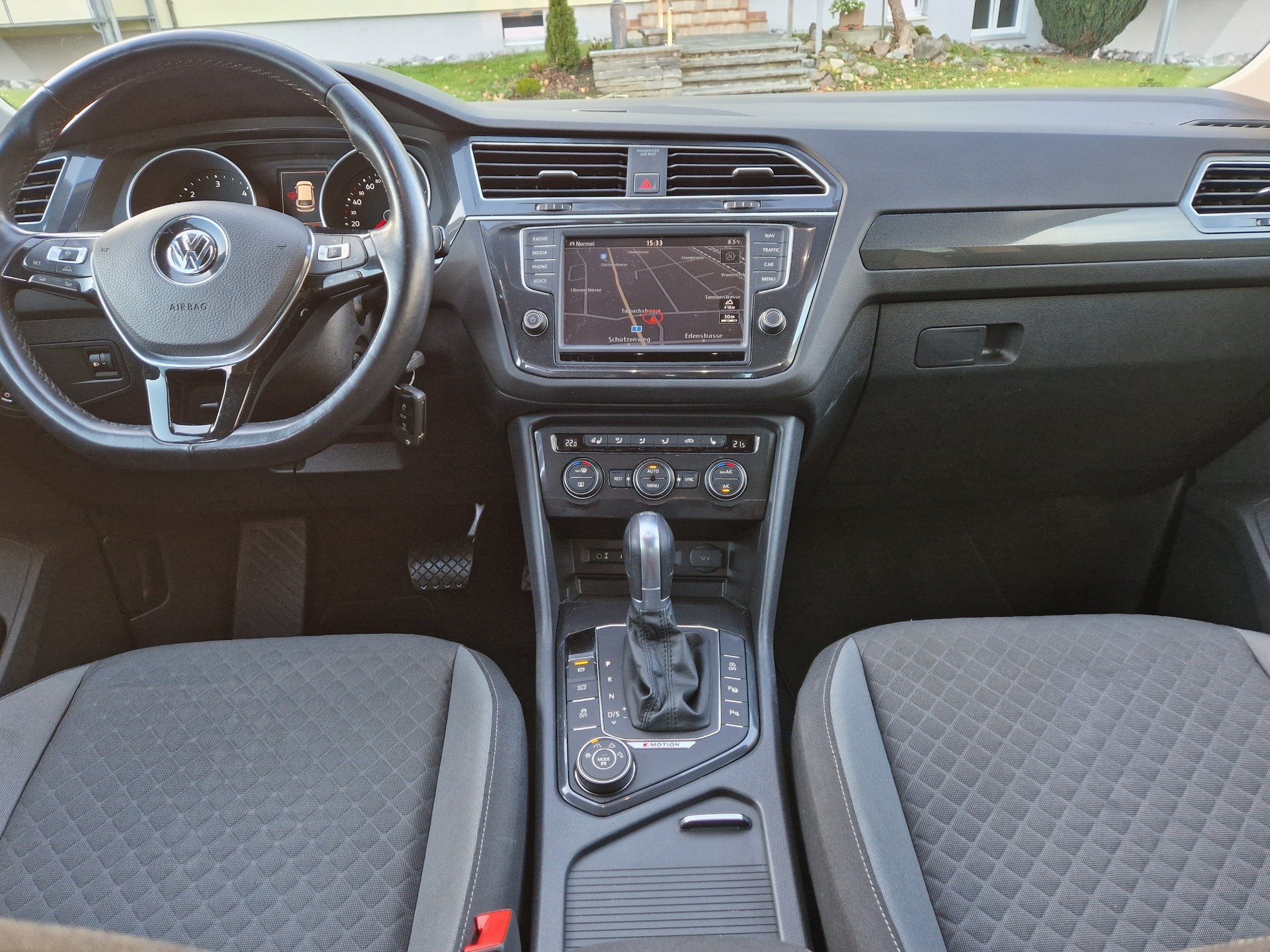 VW Tiguan 2.0 TDI SCR Comfortline 4Motion DSG-image-8