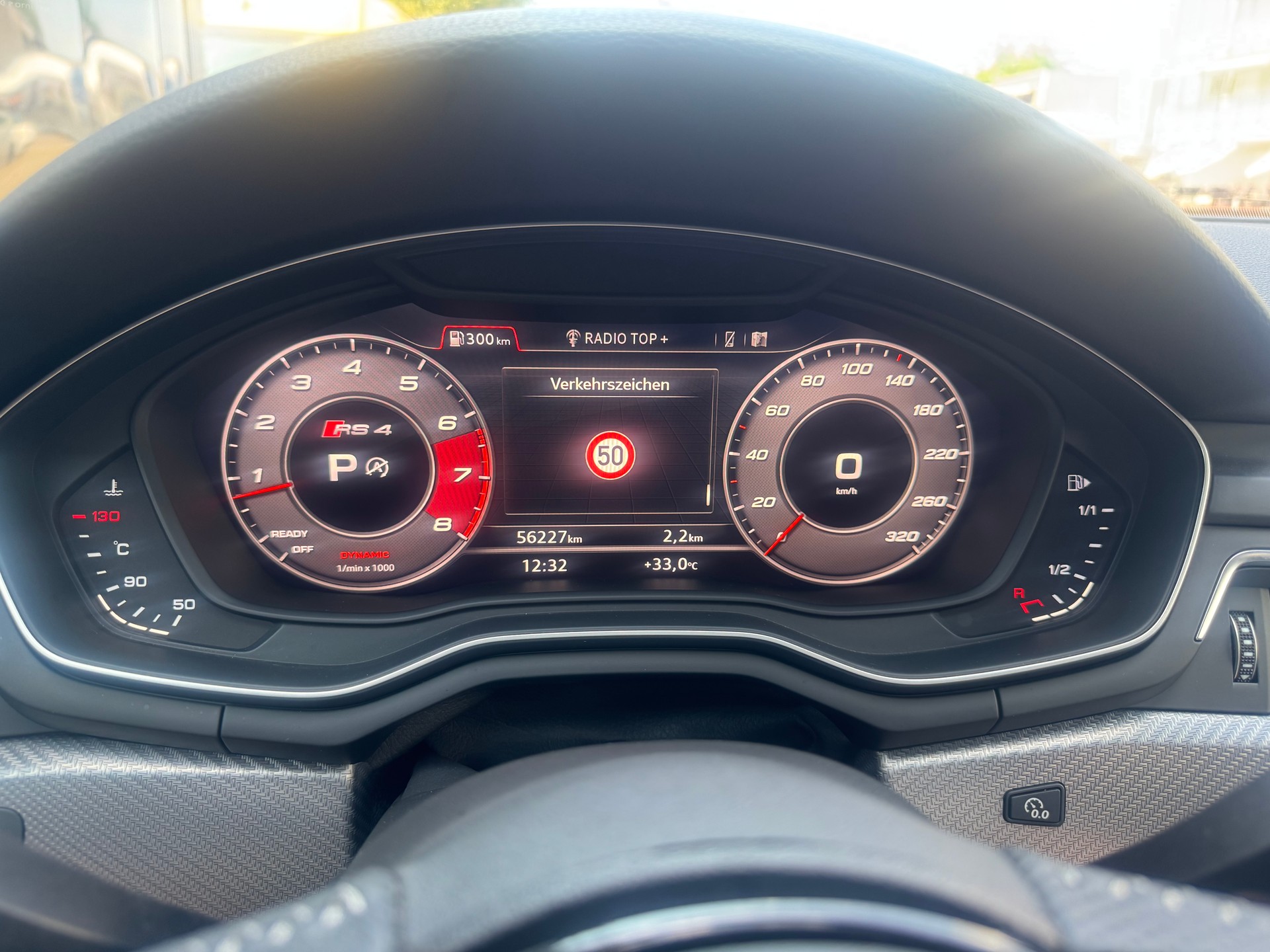 AUDI RS4 Avant 2.9 TFSI quattro tiptronic*Panoramadach*Pack Dynamik*Head Up Display*-image-12