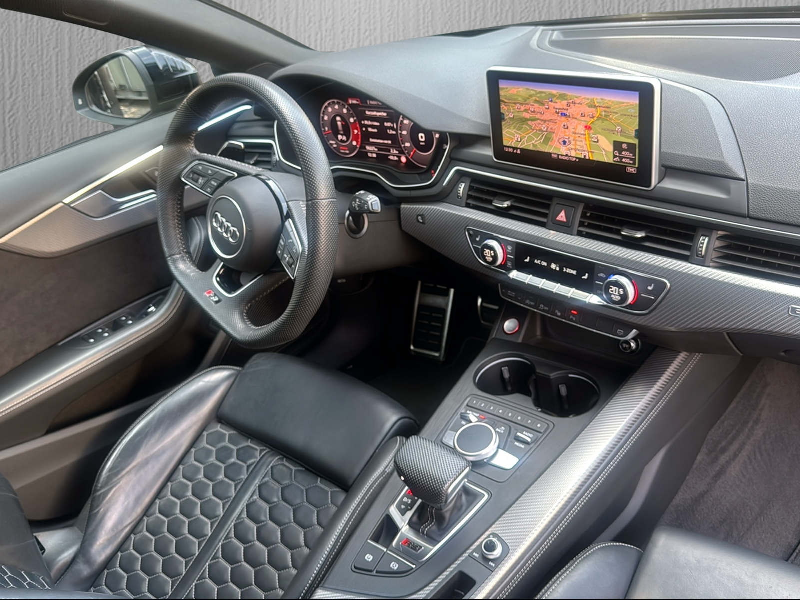 AUDI RS4 Avant 2.9 TFSI quattro tiptronic*Panoramadach*Pack Dynamik*Head Up Display*-image-11