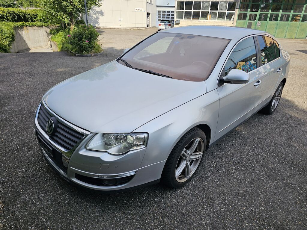 VW Passat 2.0 FSI Comfortline-image-0