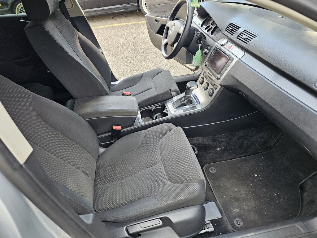 VW Passat 2.0 FSI Comfortline-image-7