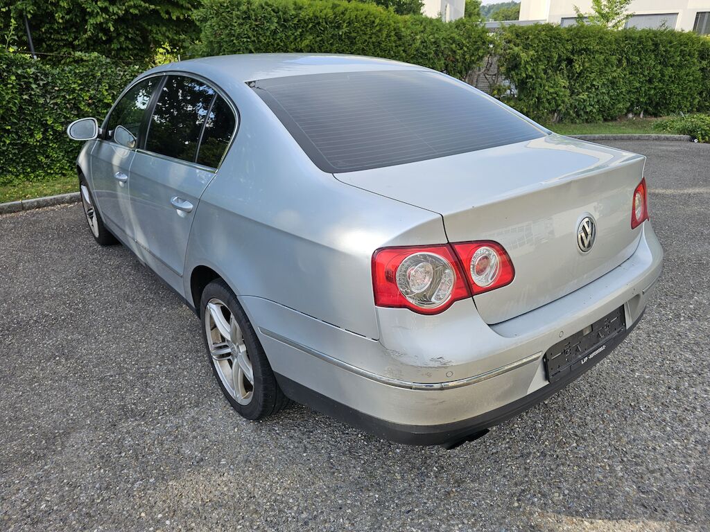 VW Passat 2.0 FSI Comfortline-image-4