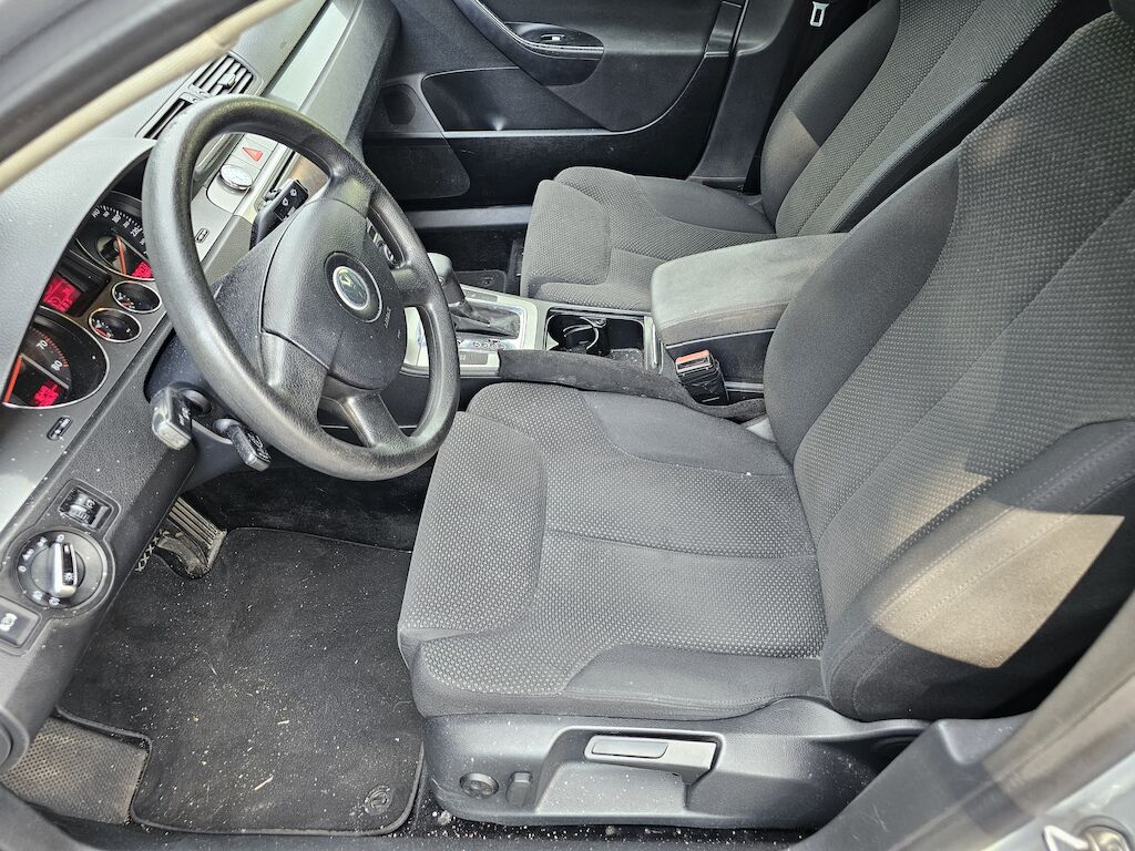 VW Passat 2.0 FSI Comfortline-image-8