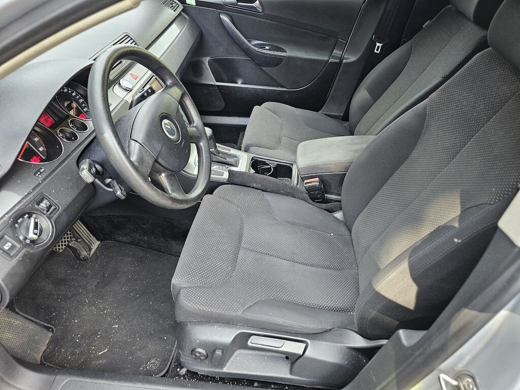 VW Passat 2.0 FSI Comfortline-image-9