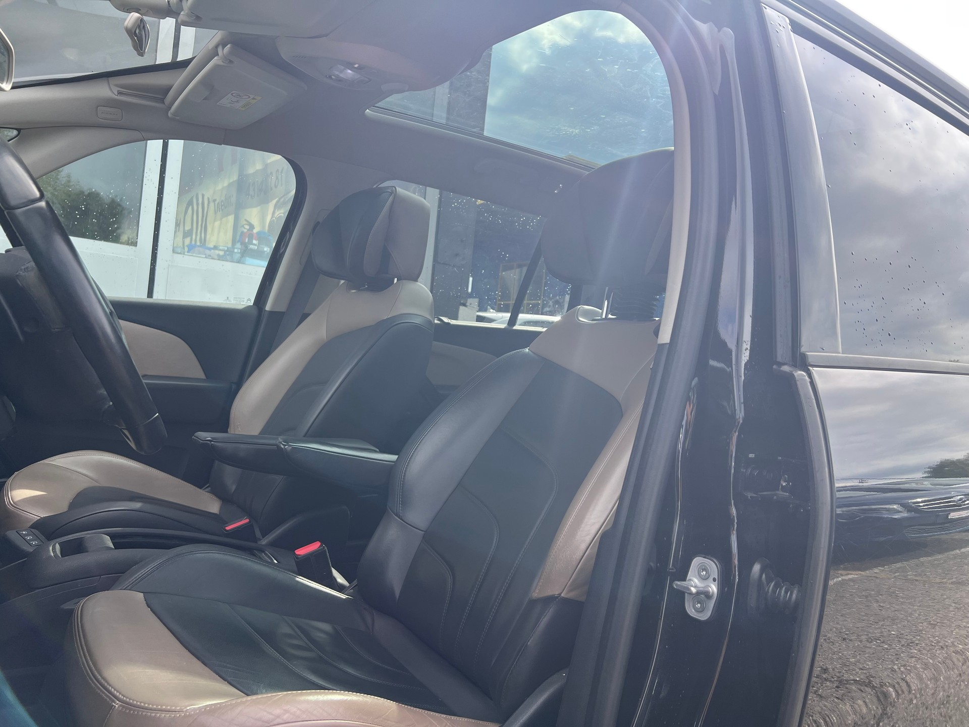 CITROEN Grand C4 Picasso 1.6i 16V e-THP Exclusive-image-15