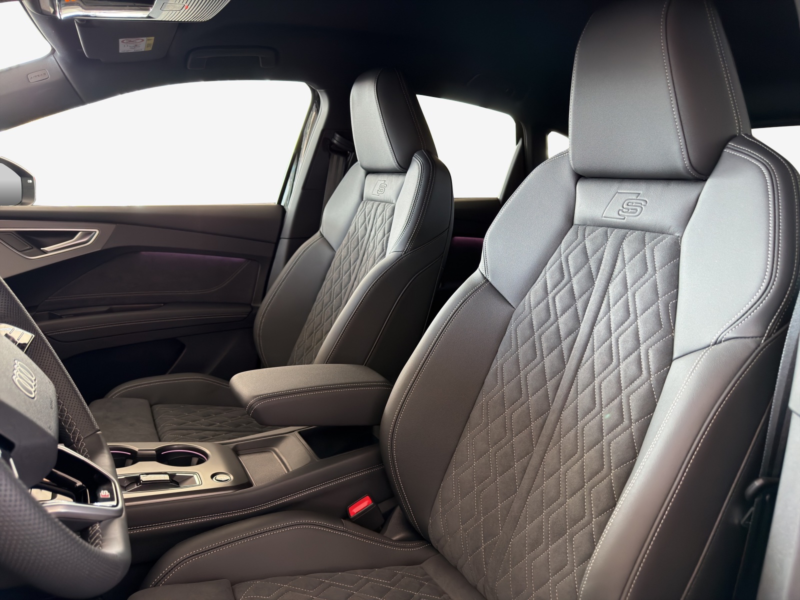 AUDI Q4 Sportback e-tron quattro performance Swiss Ski-image-14