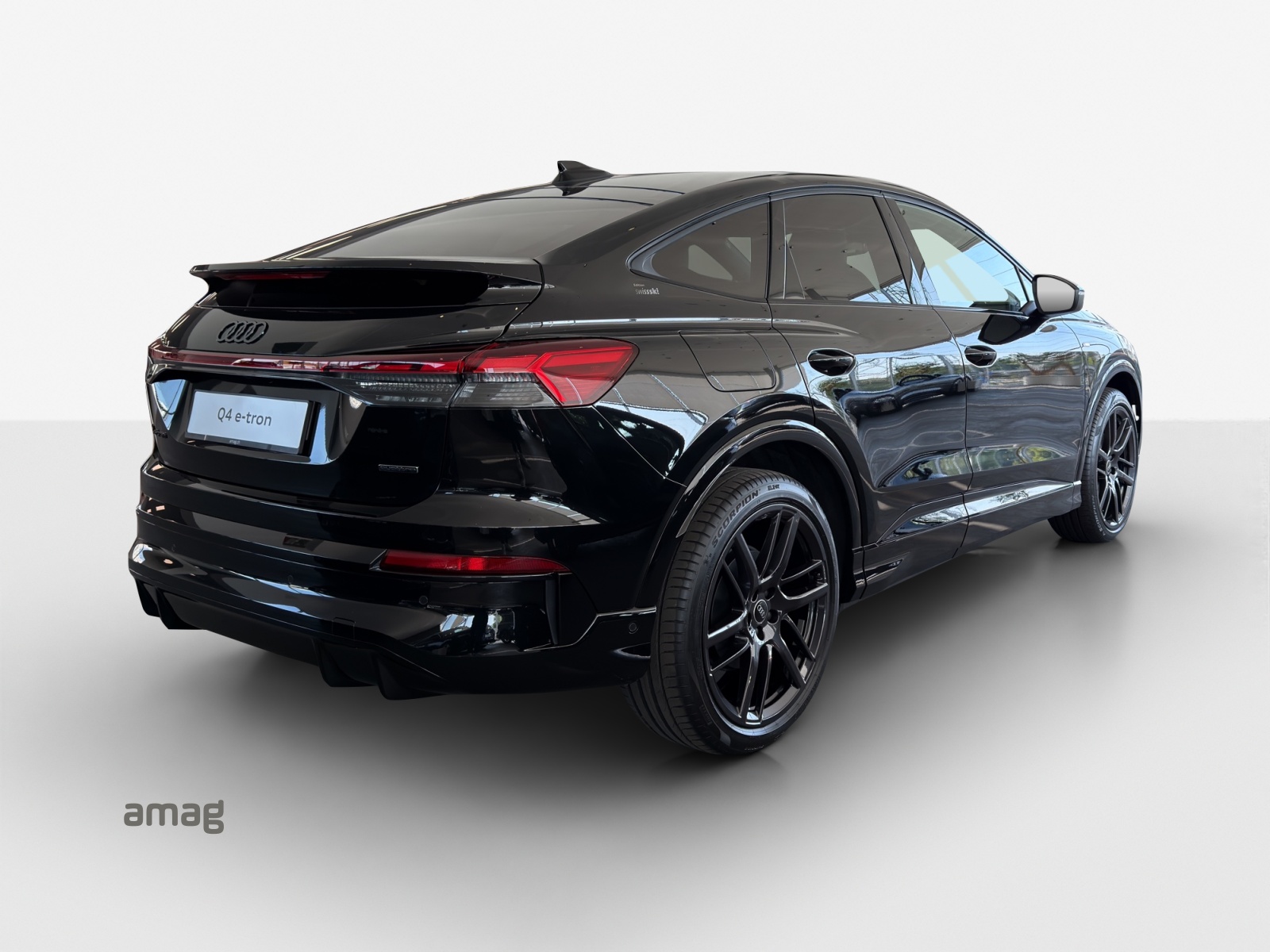 AUDI Q4 Sportback e-tron quattro performance Swiss Ski-image-4