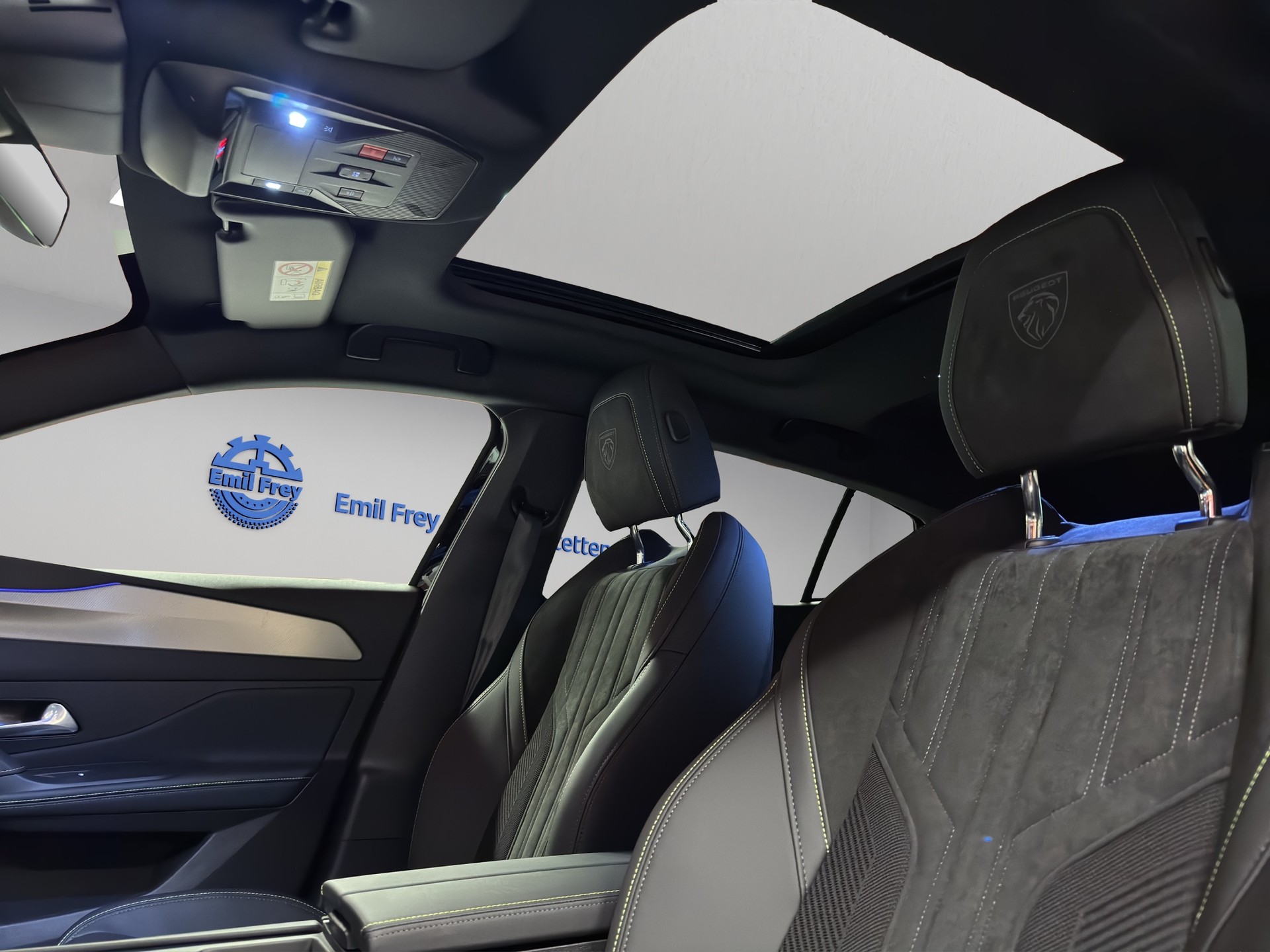 PEUGEOT 408 1.2 Hybrid GT Exclusive-image-11