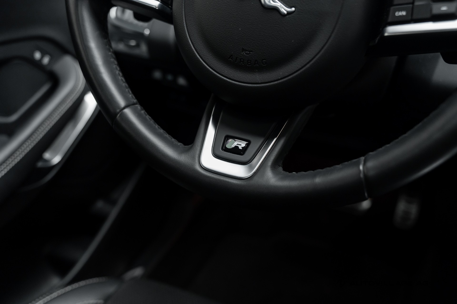 JAGUAR E-Pace 2.0d D150 R-Dynamic AWD Automatik-image-22
