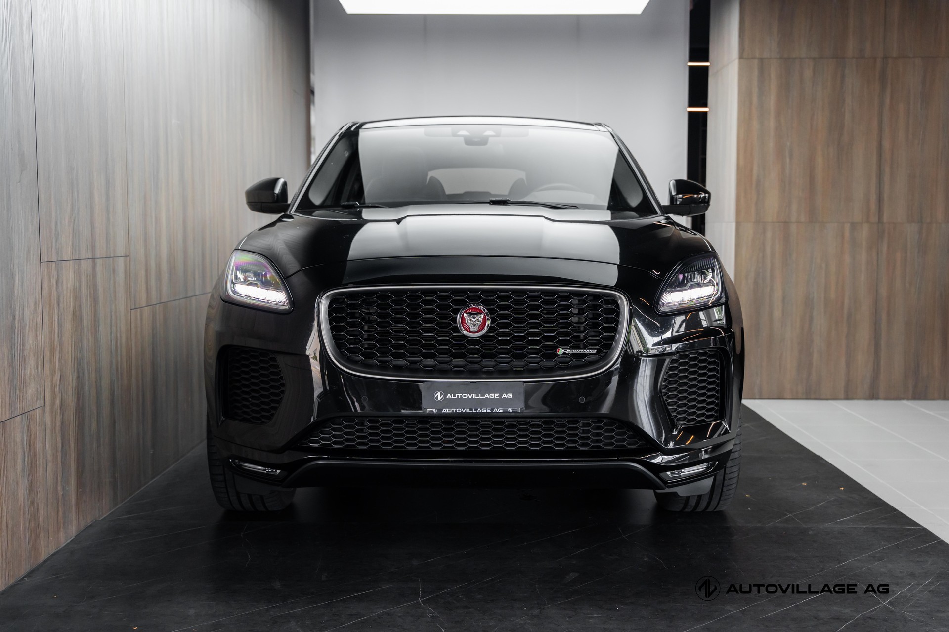 JAGUAR E-Pace 2.0d D150 R-Dynamic AWD Automatik-image-28