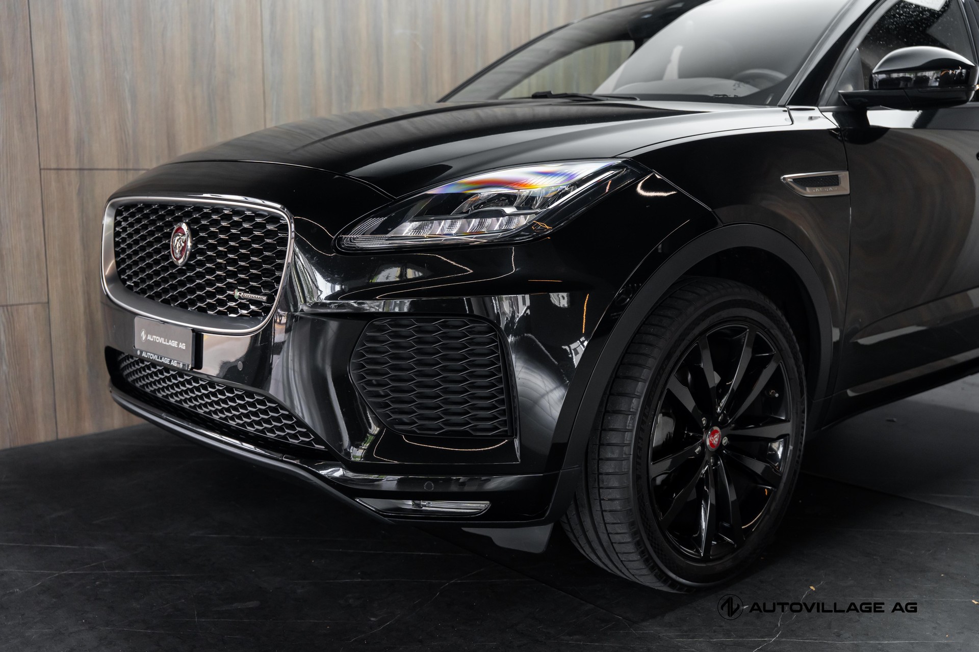 JAGUAR E-Pace 2.0d D150 R-Dynamic AWD Automatik-image-25