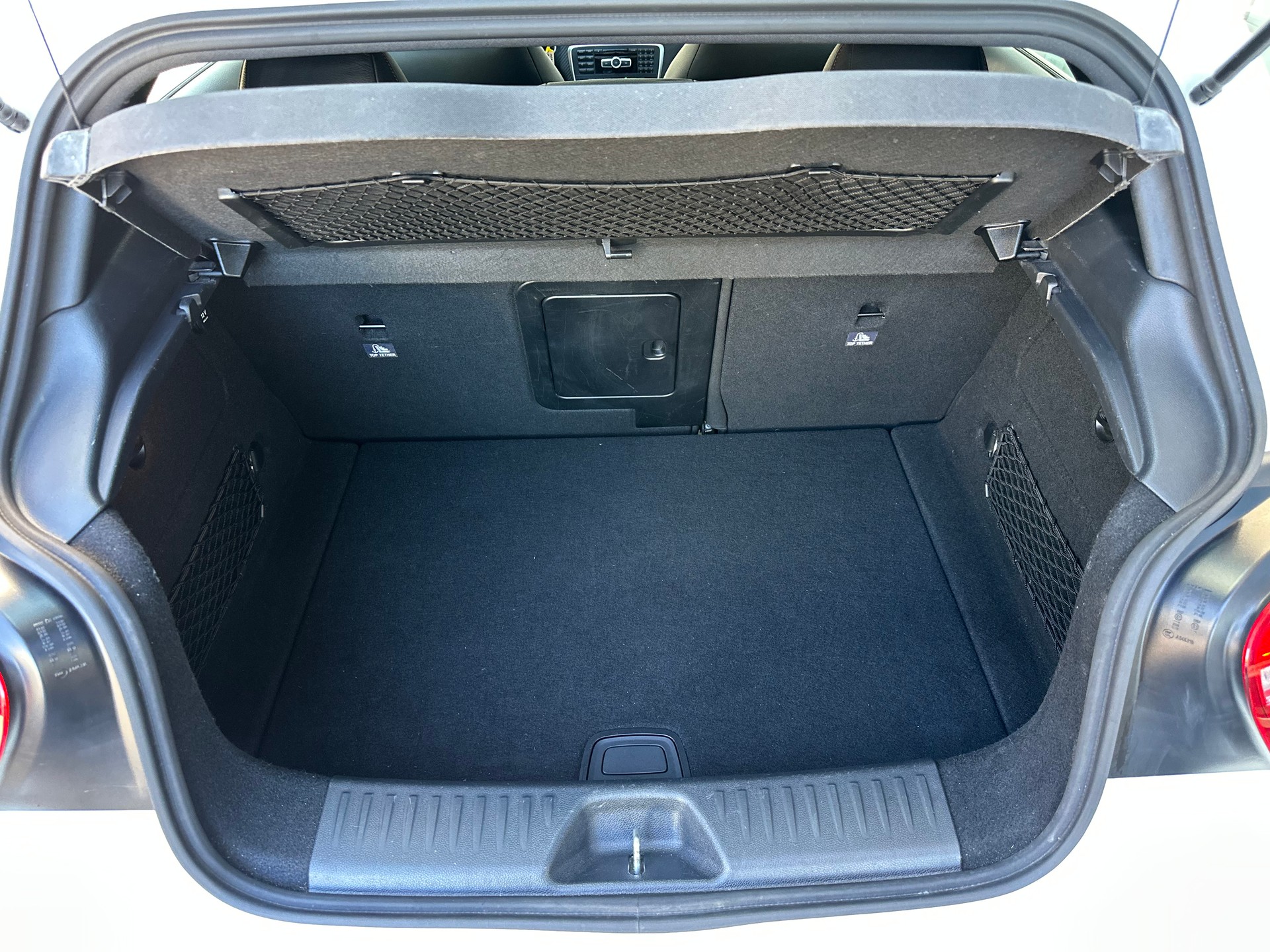 MERCEDES-BENZ A 250 AMG Line 4Matic 7G-DCT-image-14