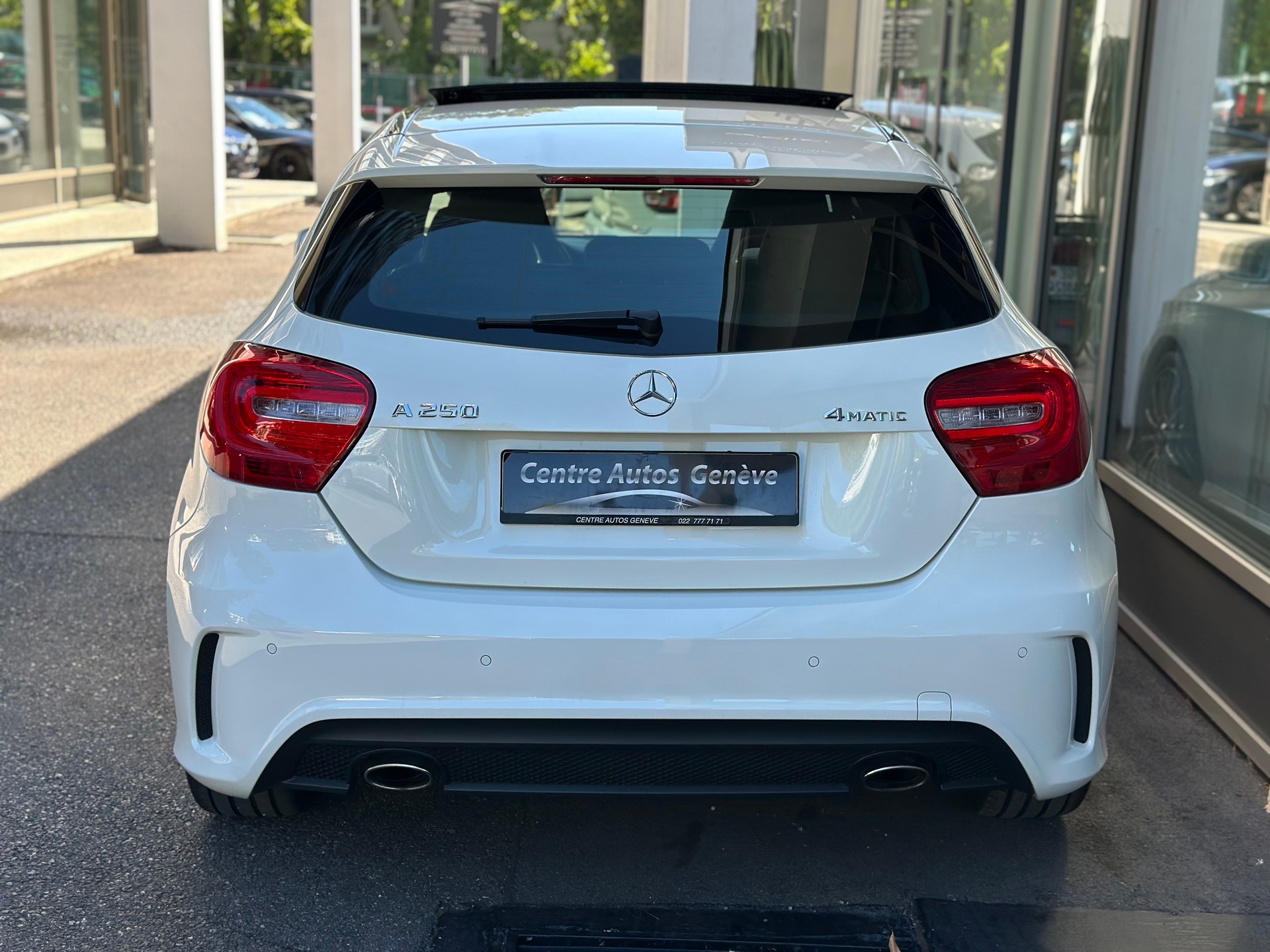 MERCEDES-BENZ A 250 AMG Line 4Matic 7G-DCT-image-5