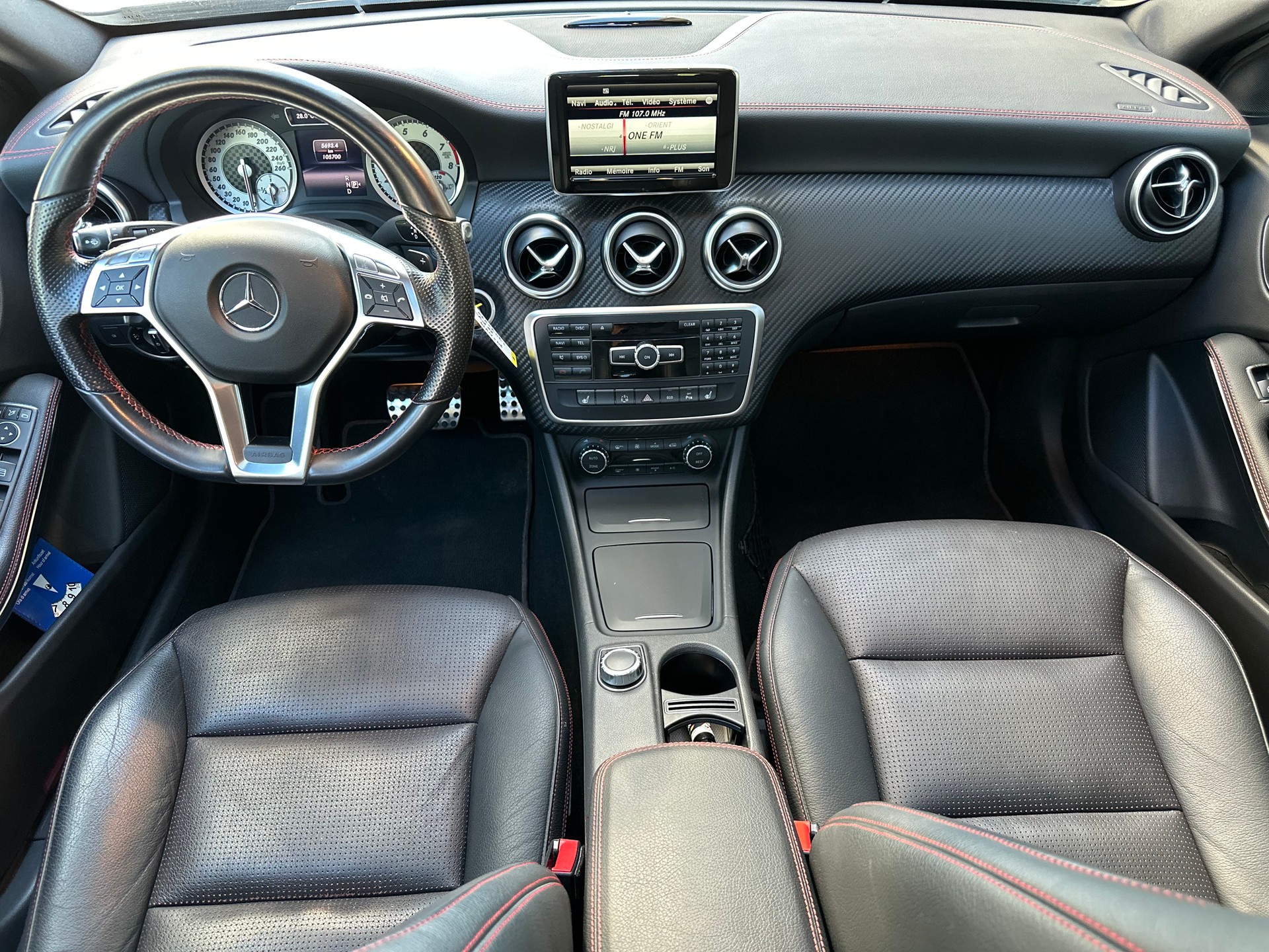 MERCEDES-BENZ A 250 AMG Line 4Matic 7G-DCT-image-8