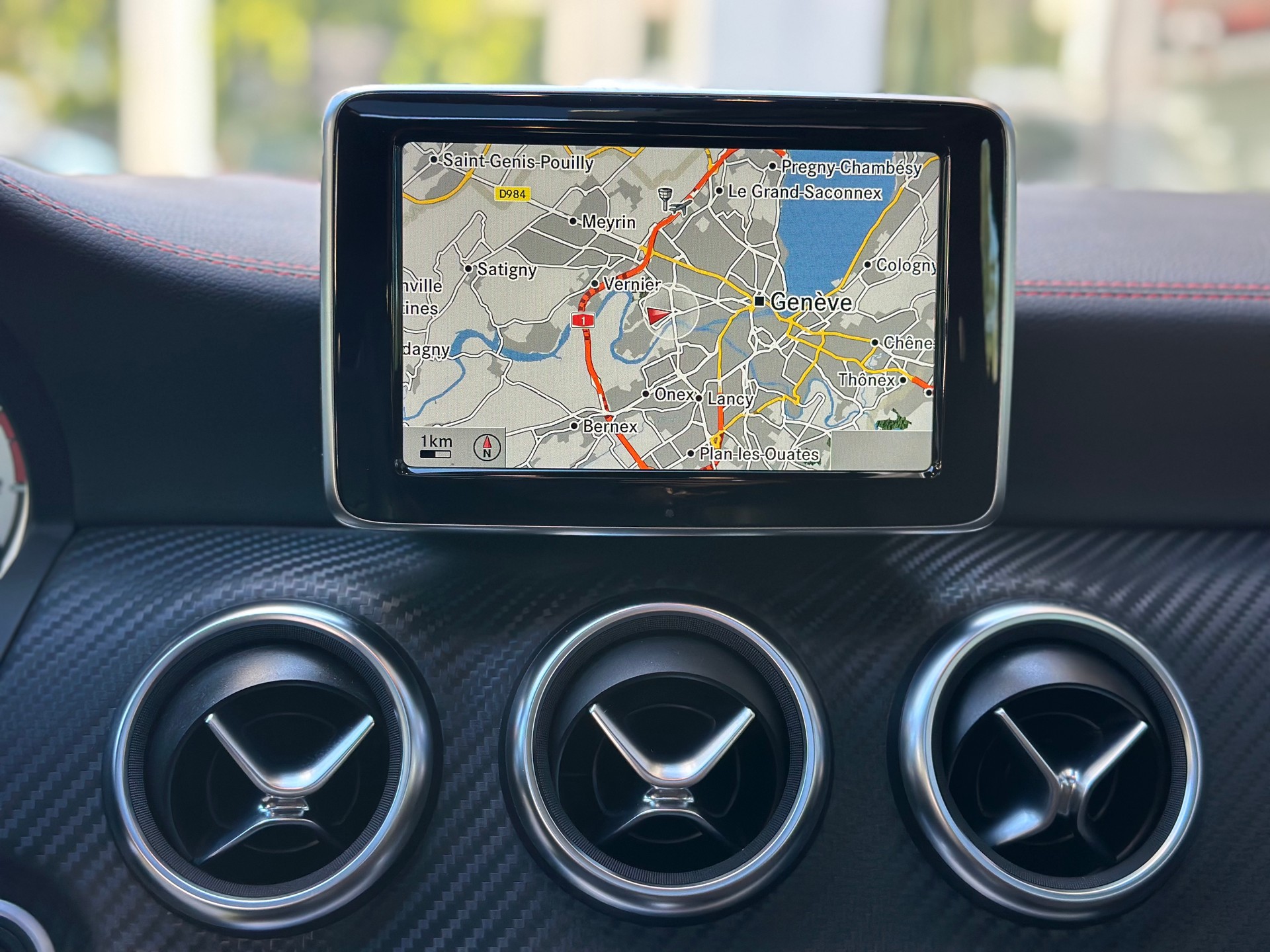 MERCEDES-BENZ A 250 AMG Line 4Matic 7G-DCT-image-10