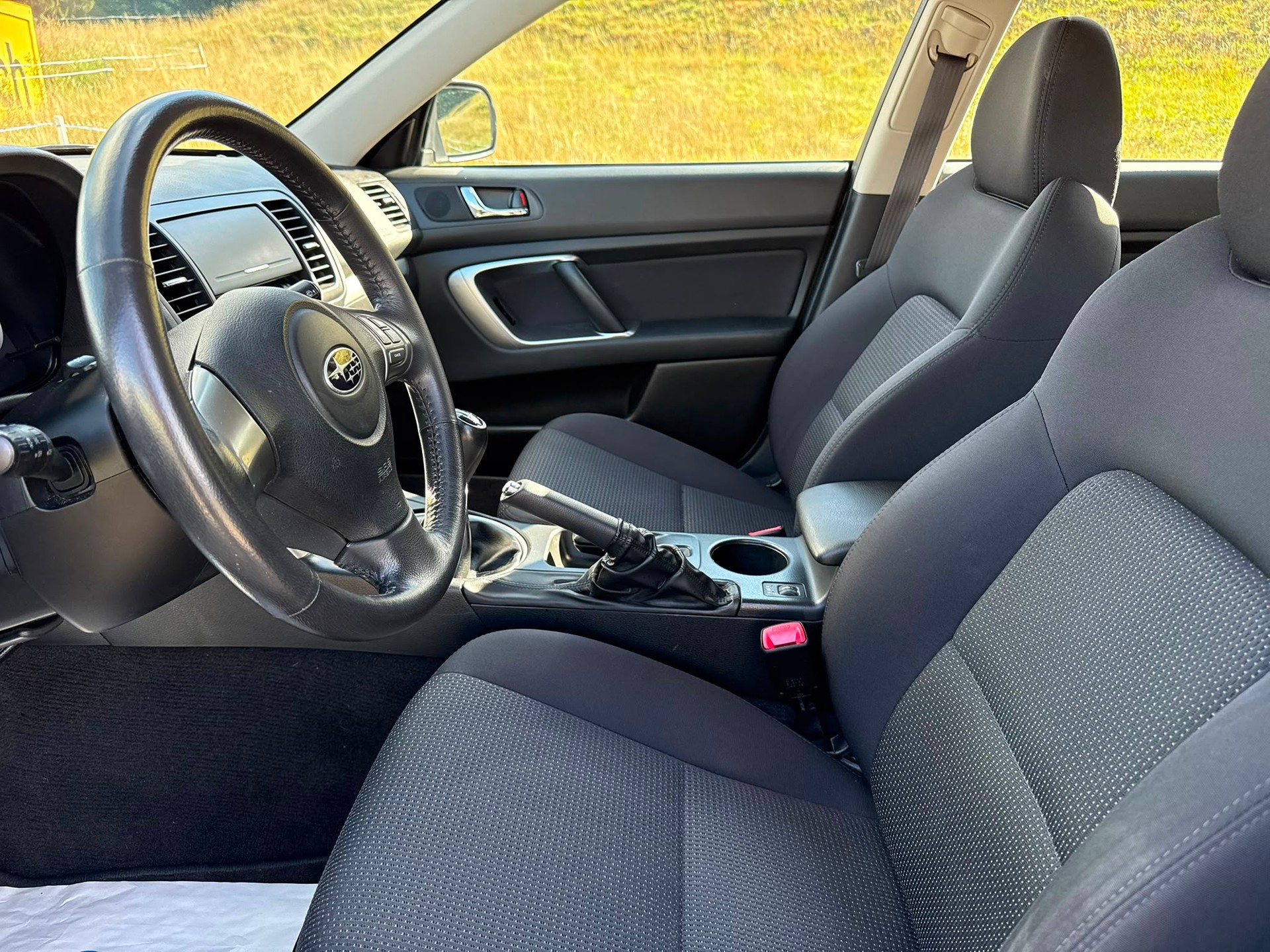 SUBARU Legacy 2.0R AWD Swiss-image-8