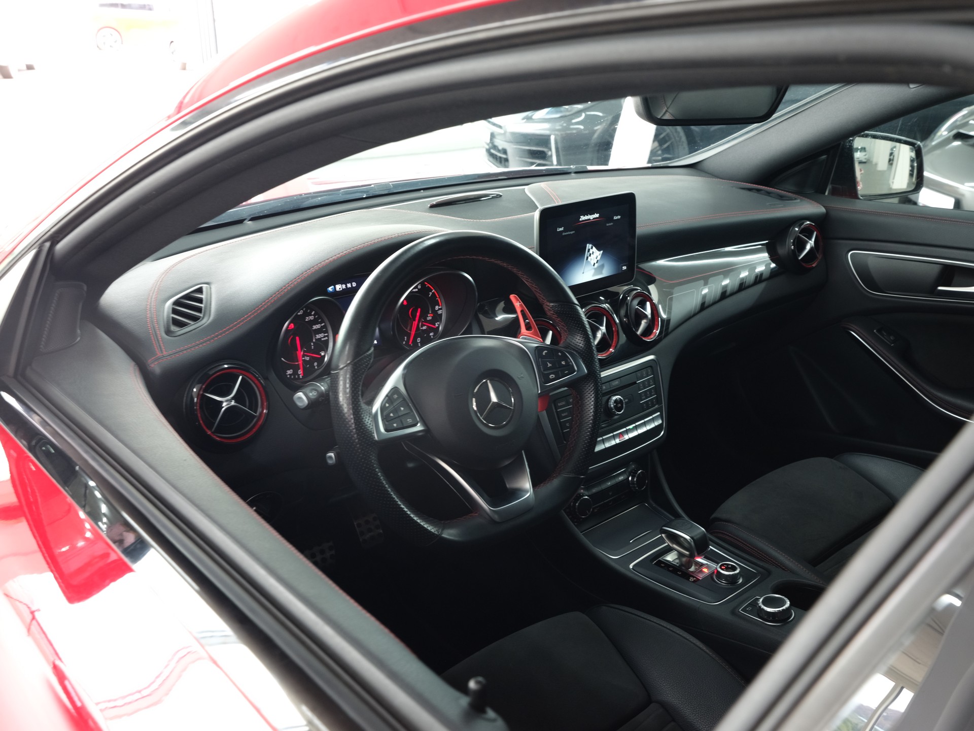 MERCEDES-BENZ CLA 45 AMG 4Matic Speedshift *Performance Abgassanlage* *Ohne OPF* *Facelift*-image-15