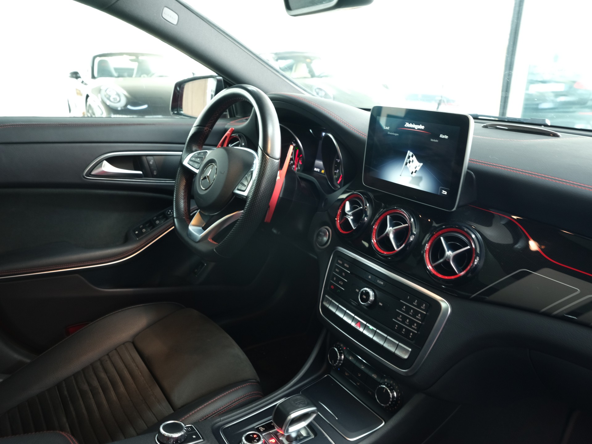MERCEDES-BENZ CLA 45 AMG 4Matic Speedshift *Performance Abgassanlage* *Ohne OPF* *Facelift*-image-18