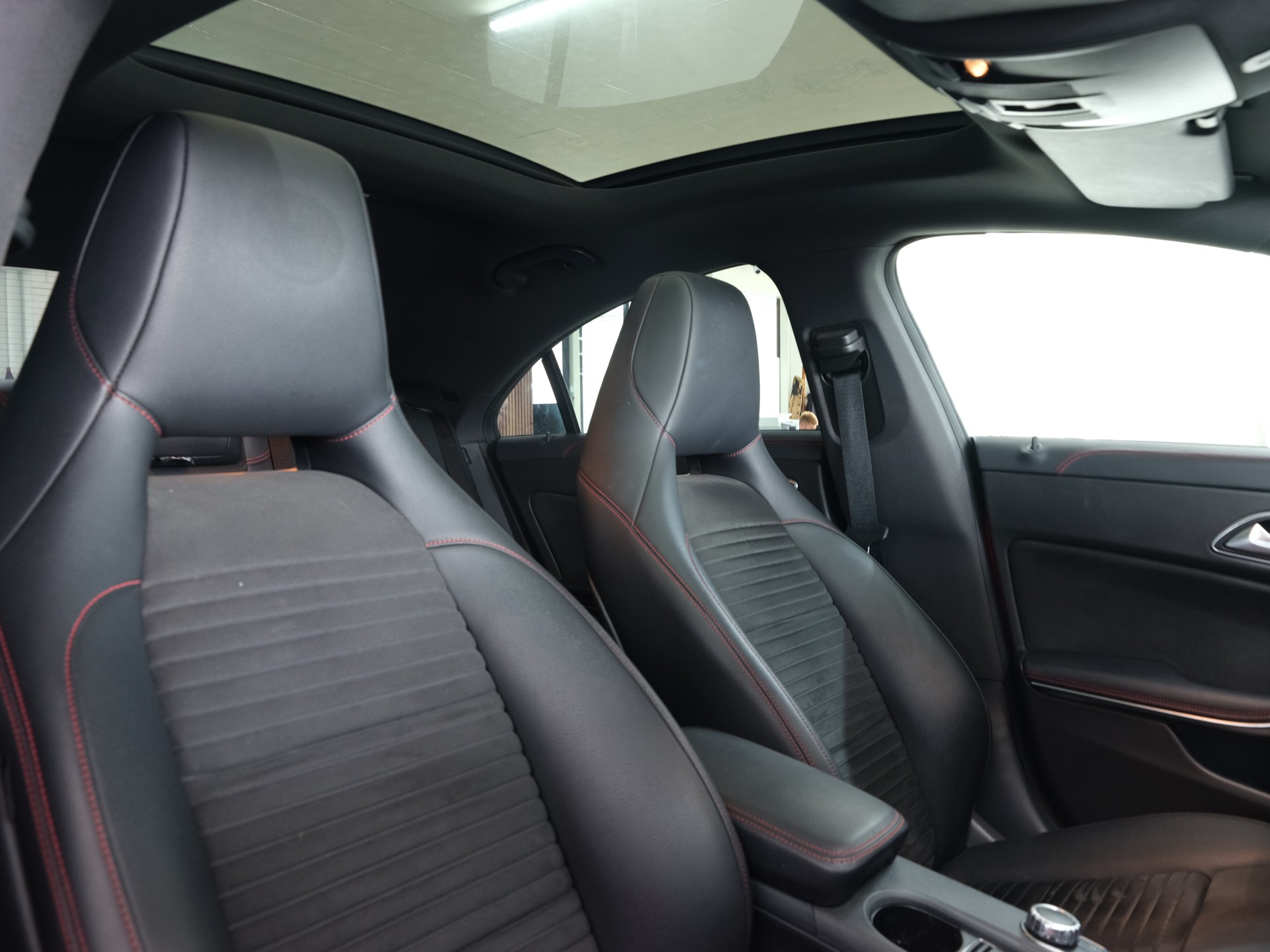 MERCEDES-BENZ CLA 45 AMG 4Matic Speedshift *Performance Abgassanlage* *Ohne OPF* *Facelift*-image-17