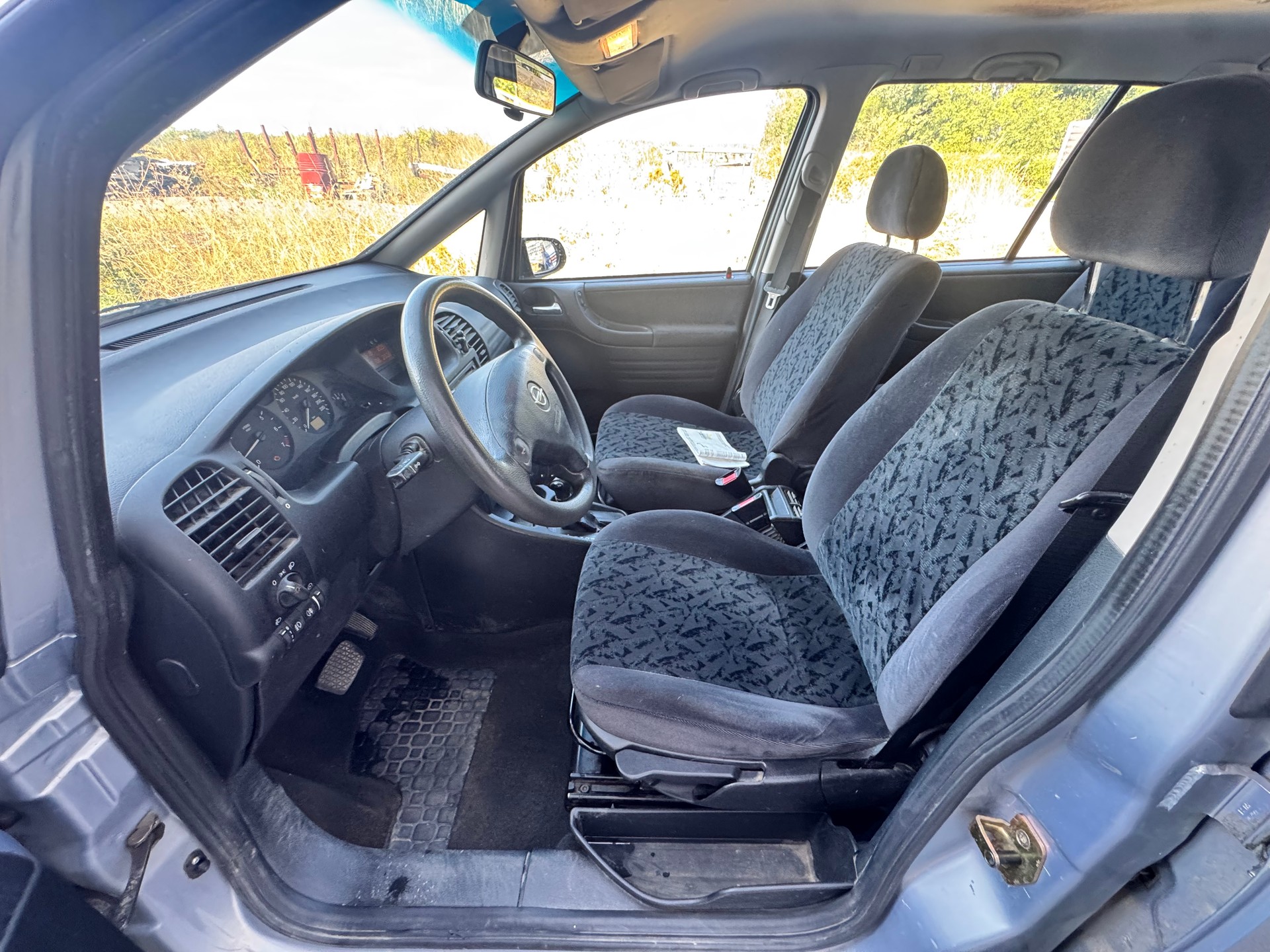 OPEL Zafira 1.8i 16V Comfort-image-8