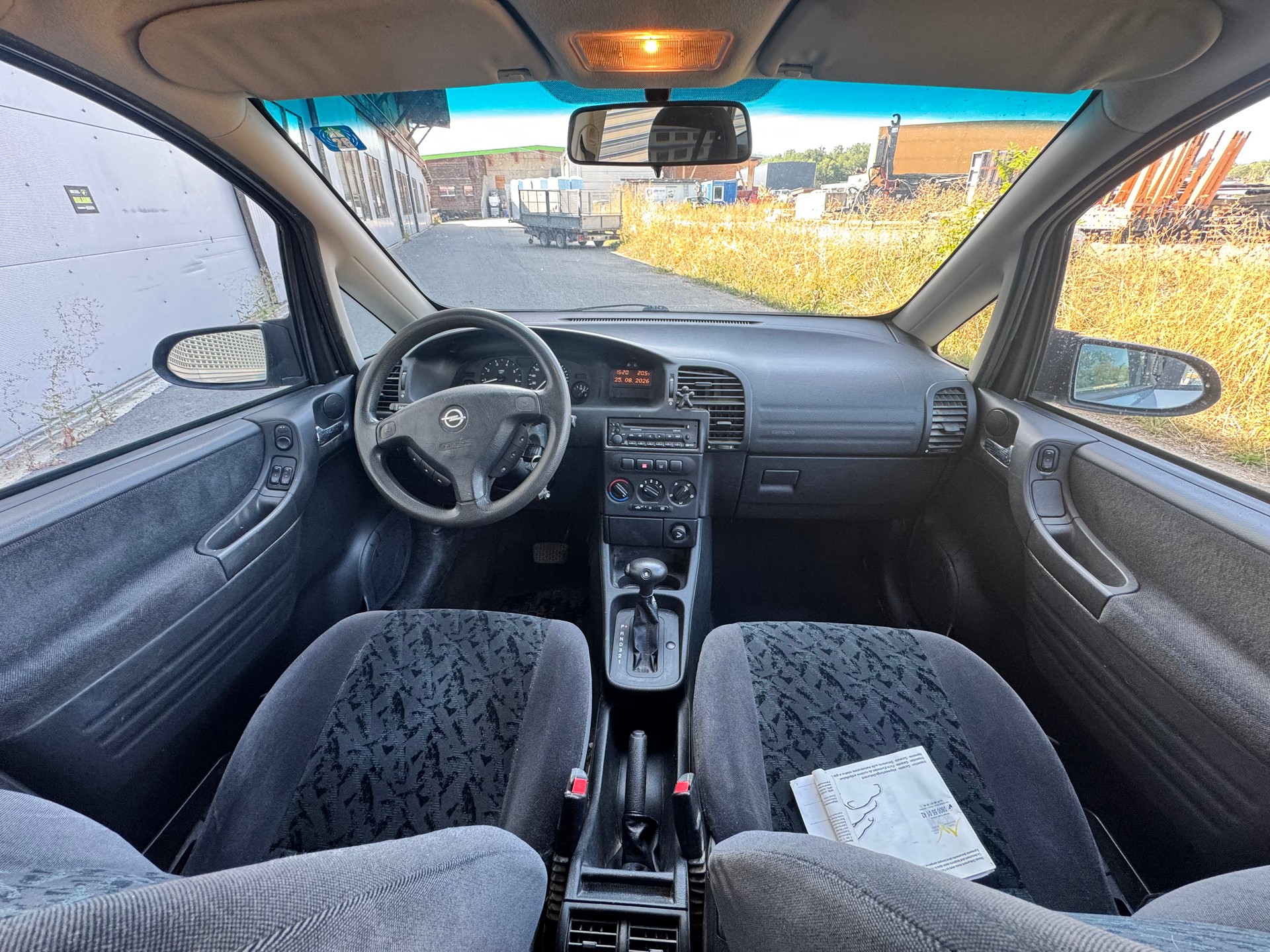 OPEL Zafira 1.8i 16V Comfort-image-9