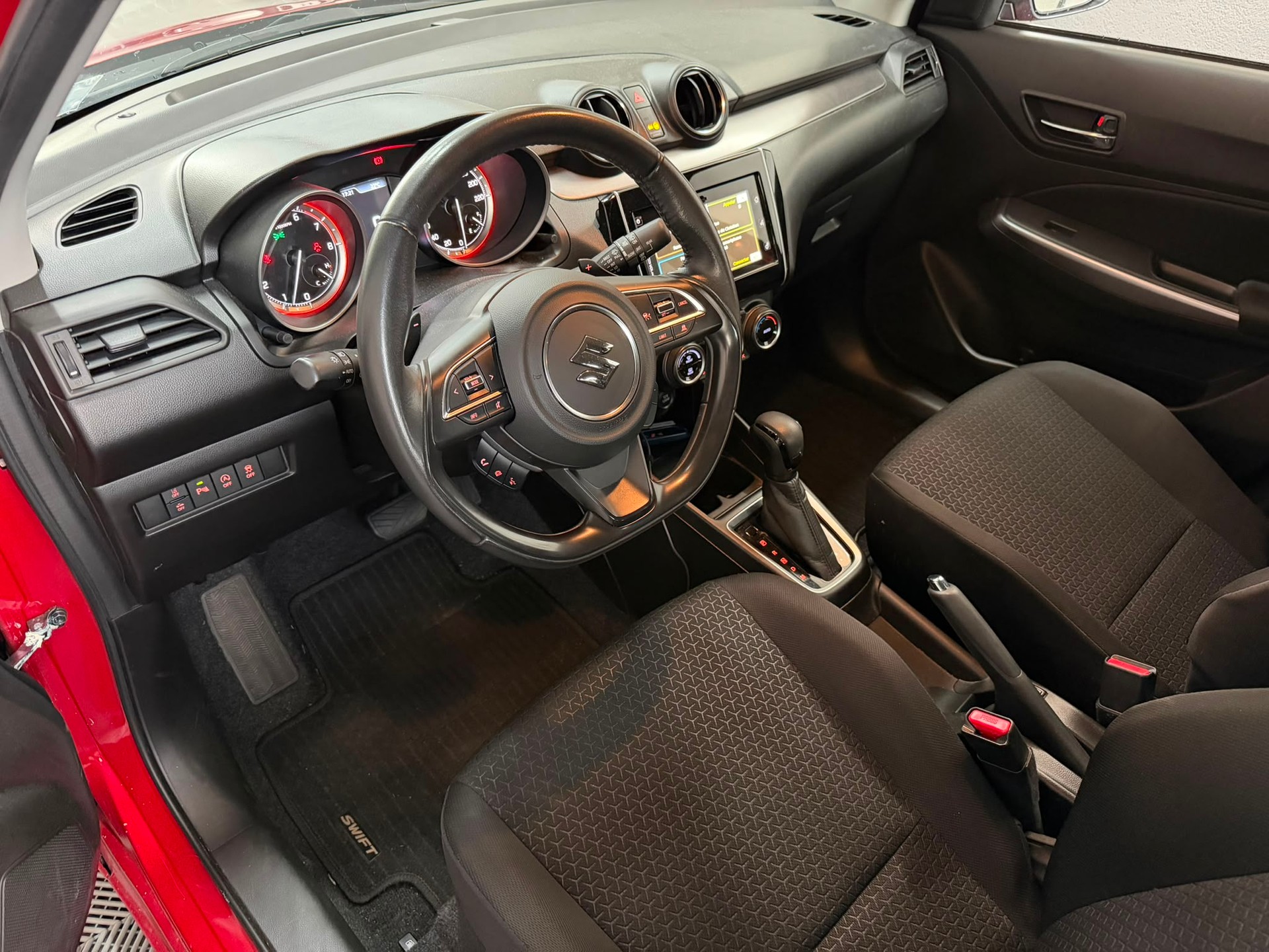 SUZUKI Swift 1.2 Compact Top Hybrid CVT-image-1