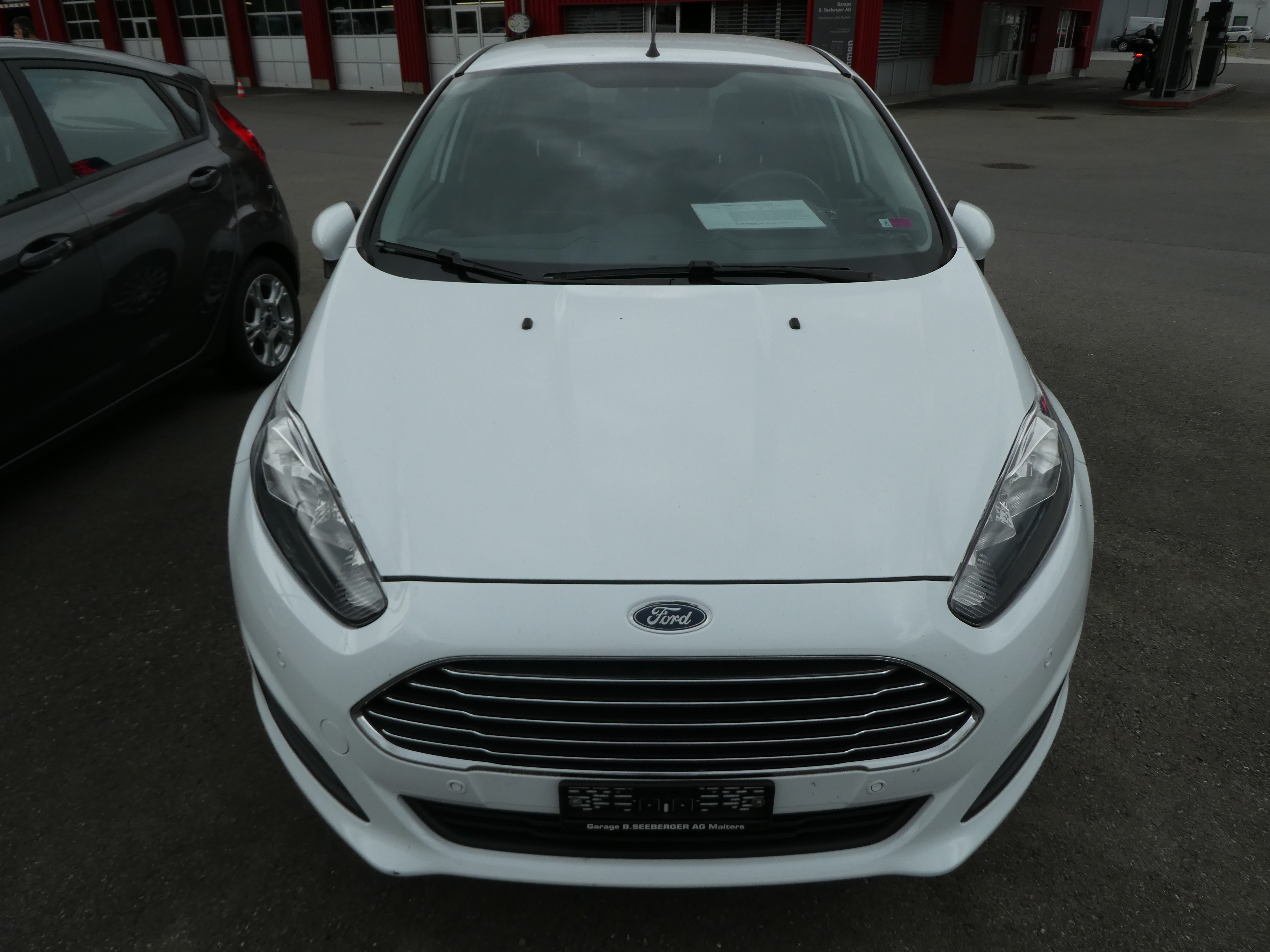 Car photo