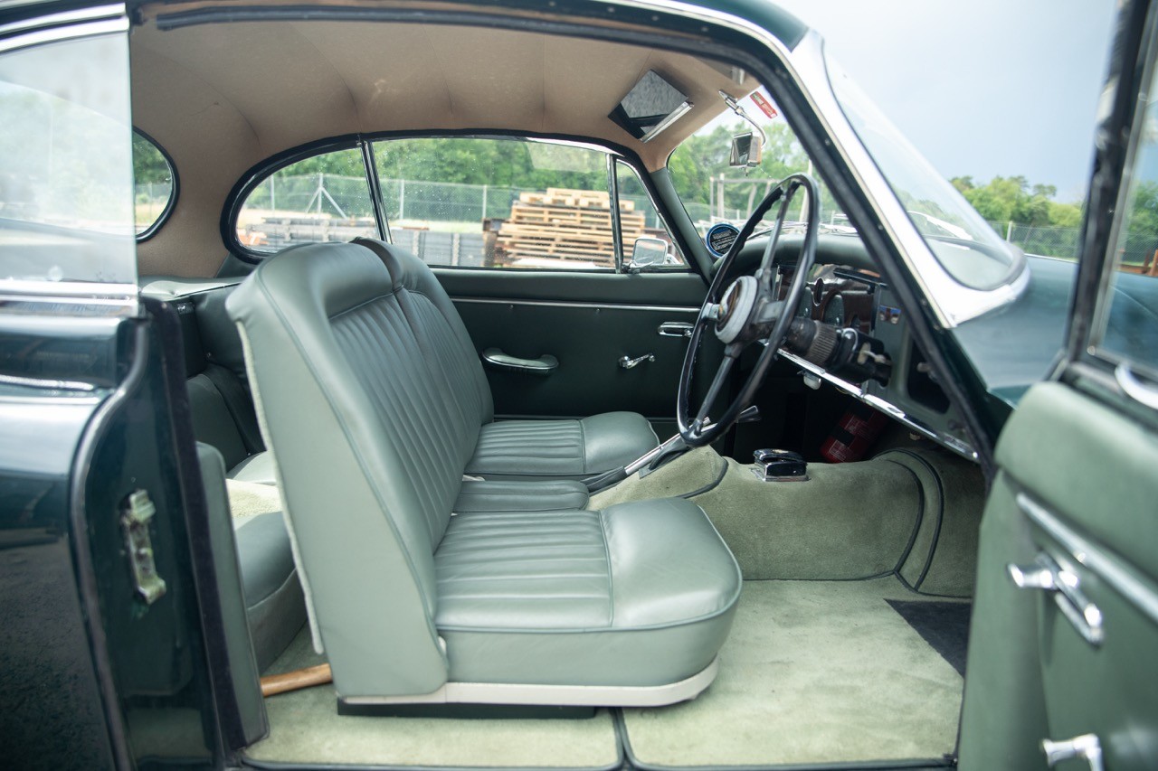 JAGUAR Coupé-image-11