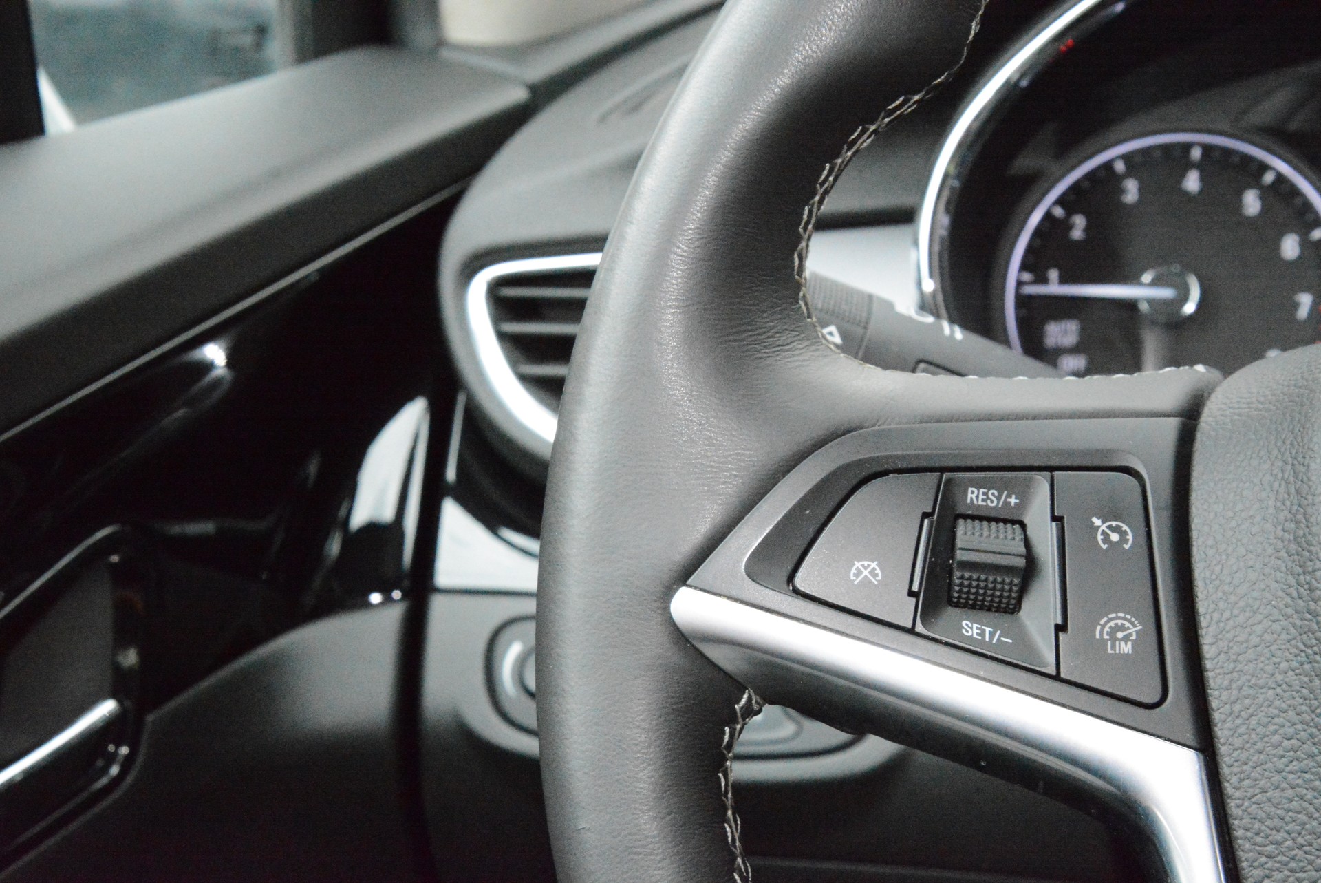 OPEL Mokka X 1.4i 16V Turbo Enjoy 4WD Automatik-image-12