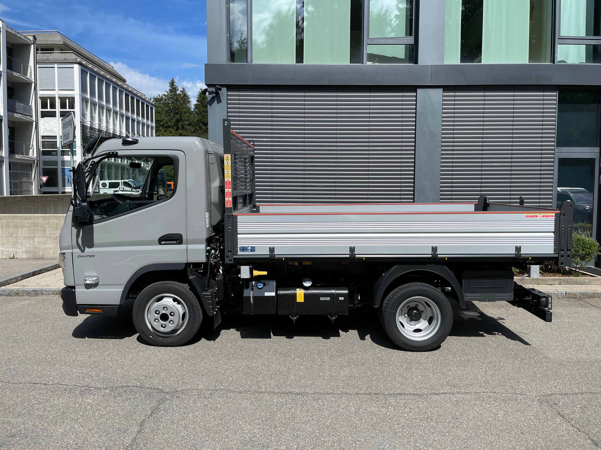 MITSUBISHI 3C15 Dreiseitenkipper AHK-showroom-element-3