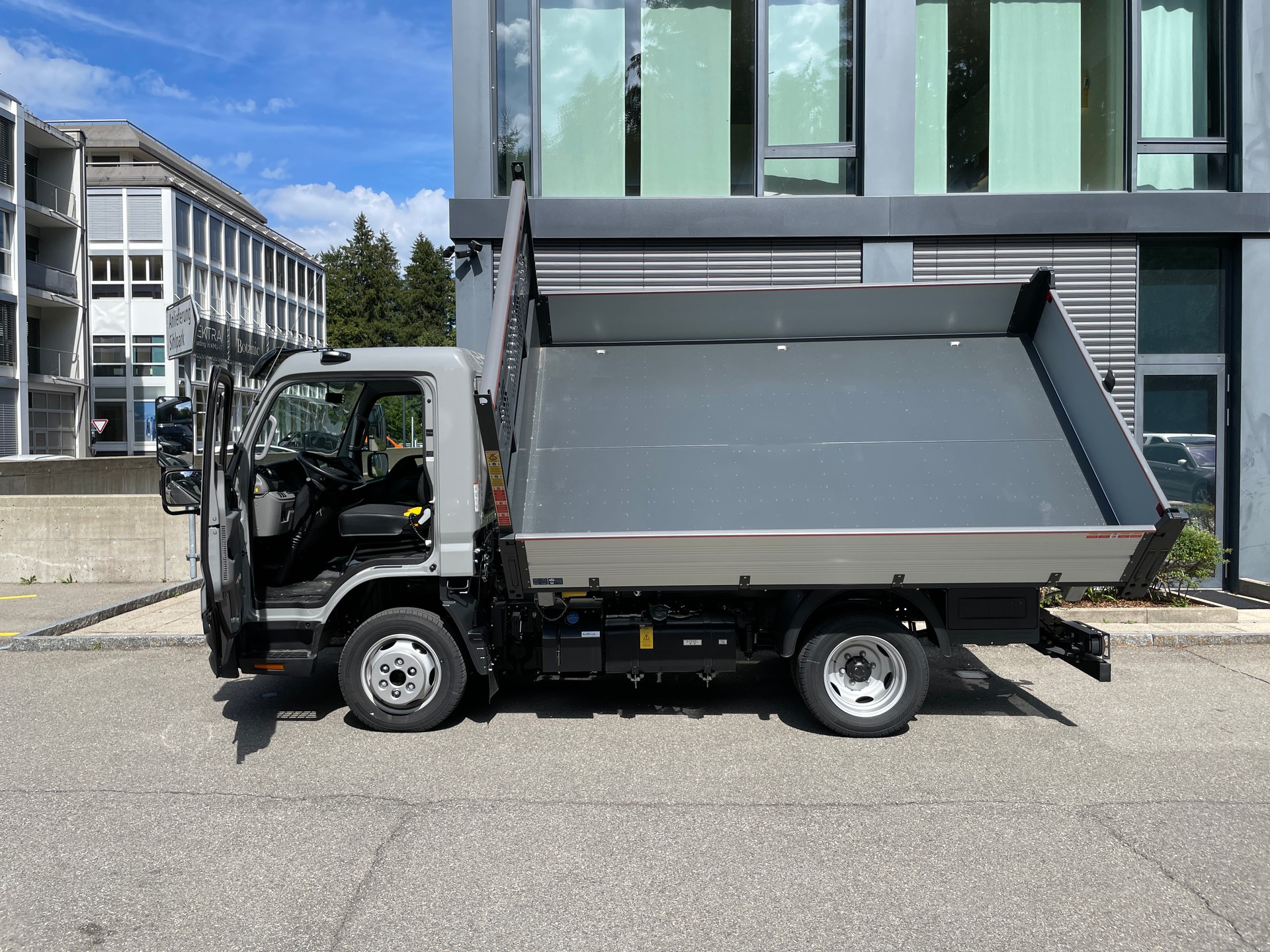 MITSUBISHI 3C15 Dreiseitenkipper AHK-showroom-element-2
