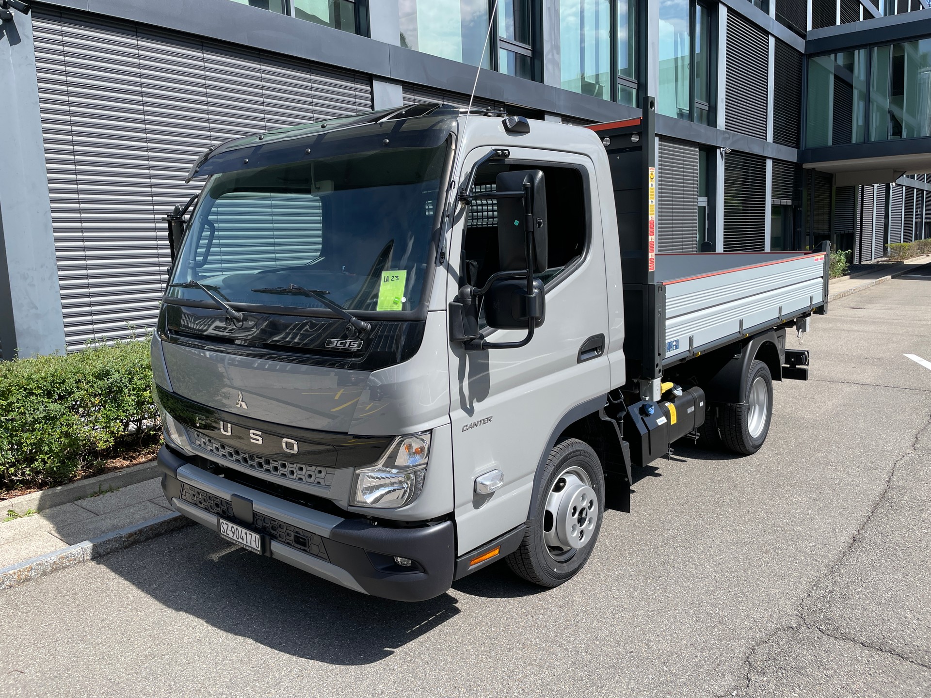 MITSUBISHI 3C15 Dreiseitenkipper AHK