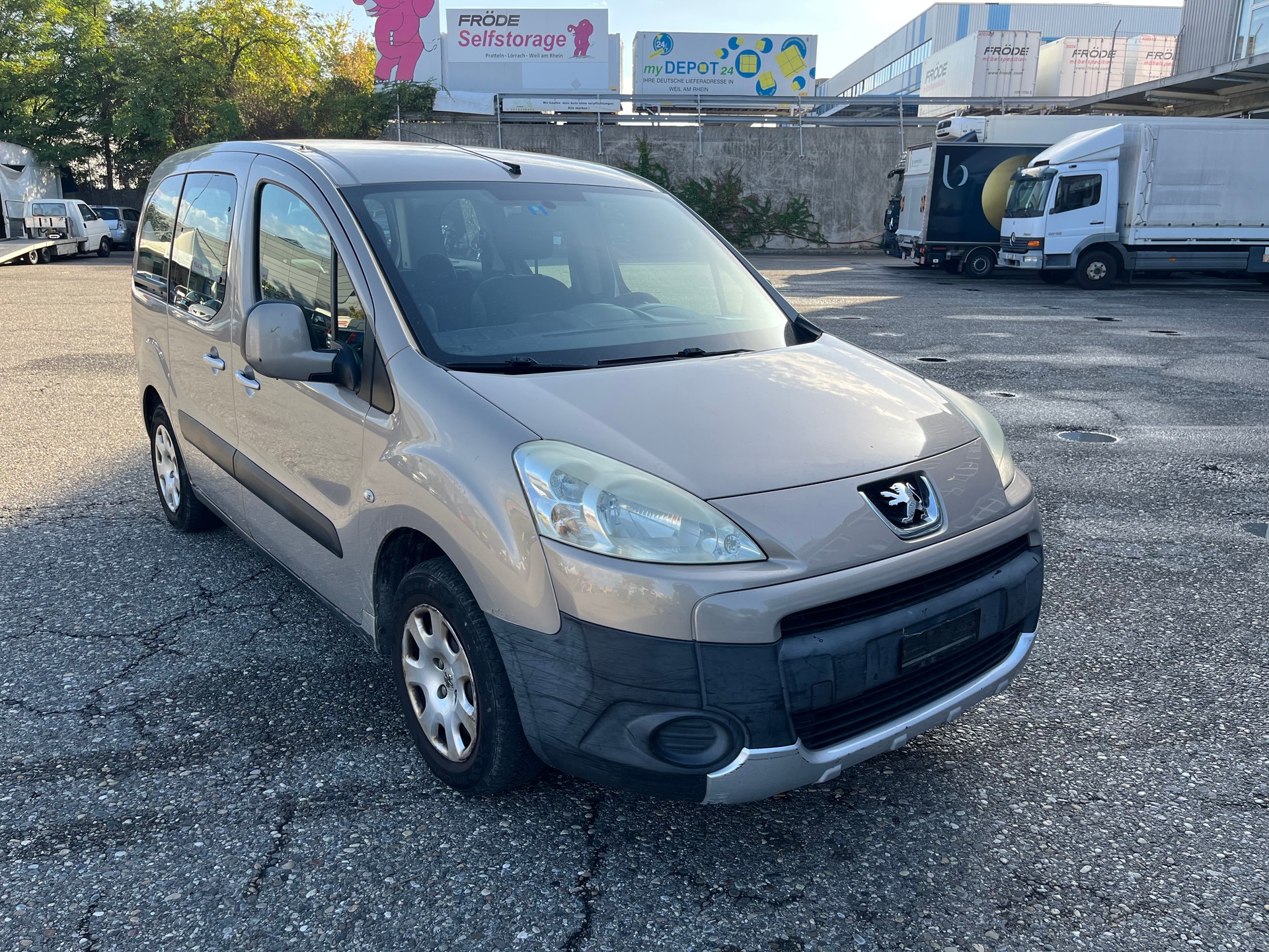 PEUGEOT Partner 1.6 HDI Trendy-image-1