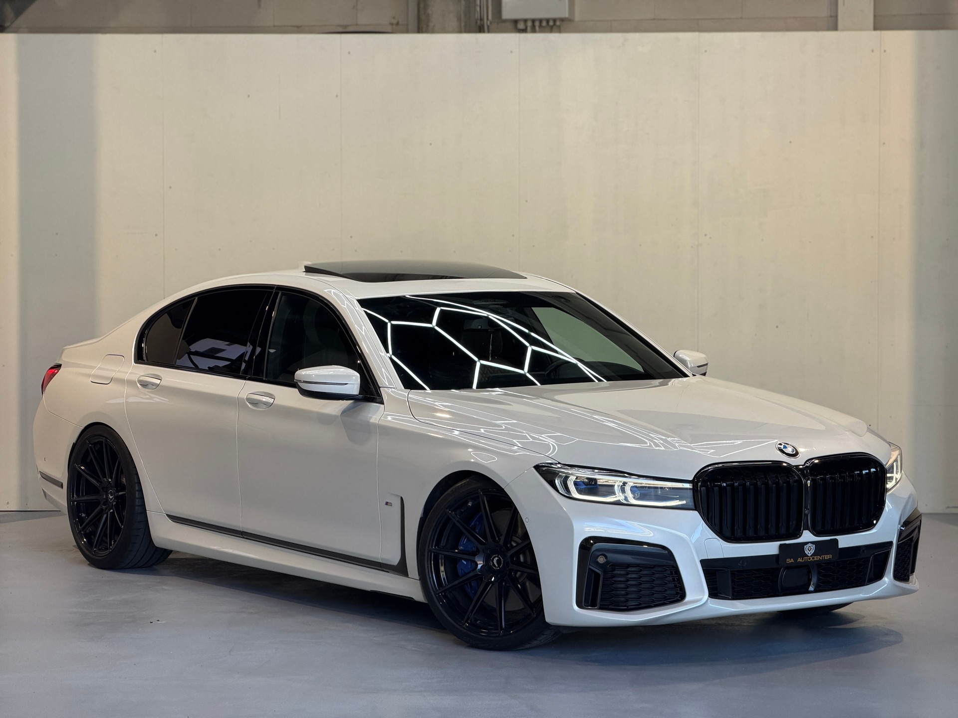 BMW 740d xDrive Steptronic-image-1