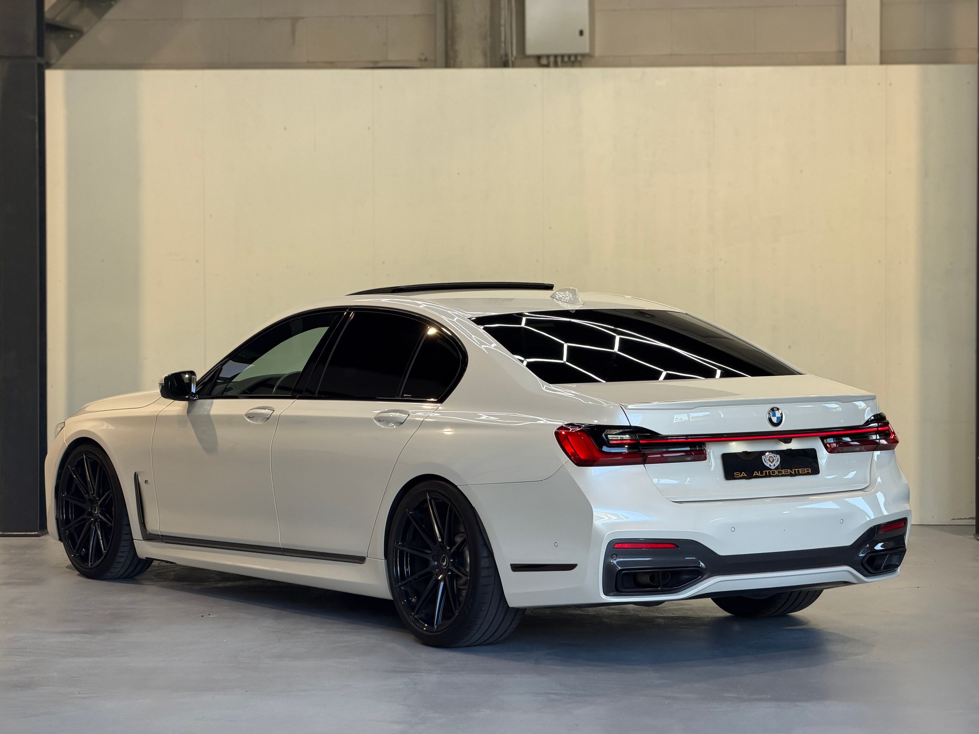 BMW 740d xDrive Steptronic-image-6