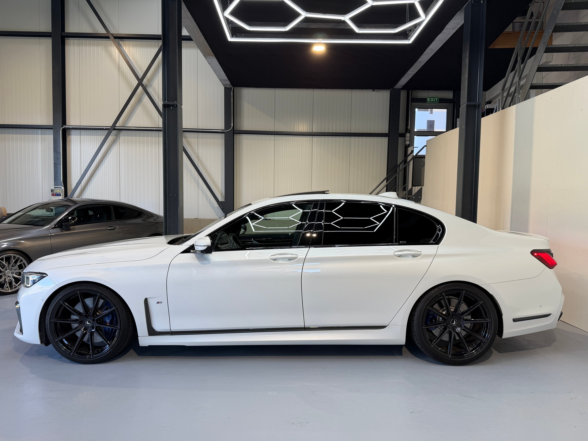 BMW 740d xDrive Steptronic-image-3