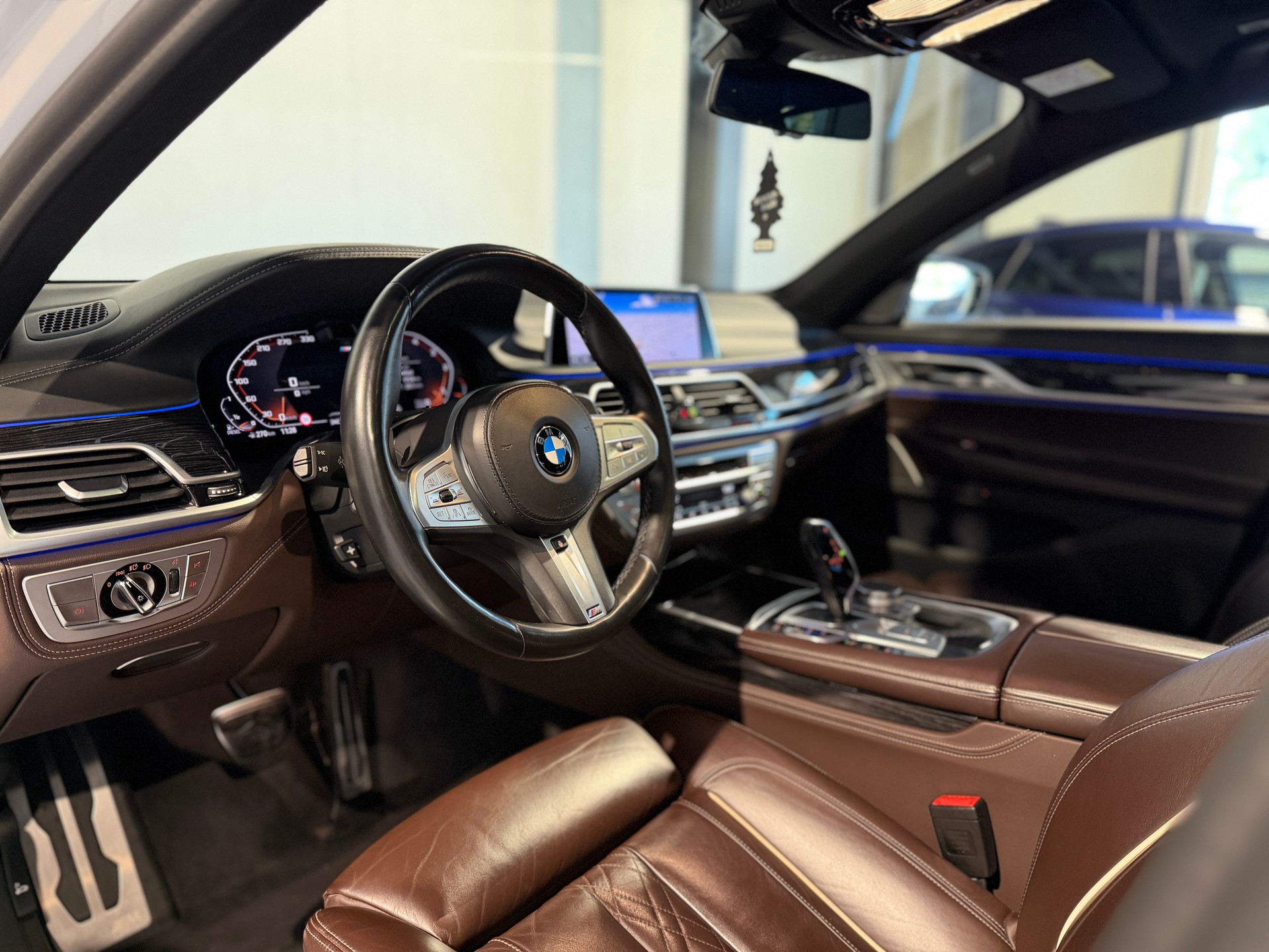 BMW 740d xDrive Steptronic-image-8