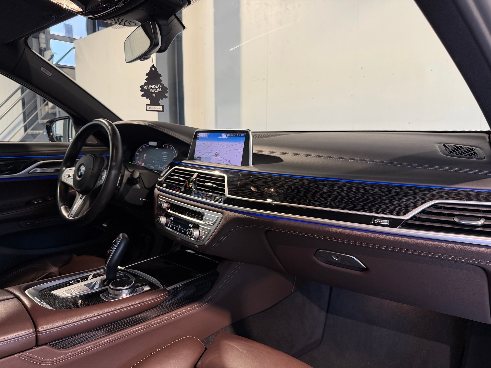 BMW 740d xDrive Steptronic-image-9