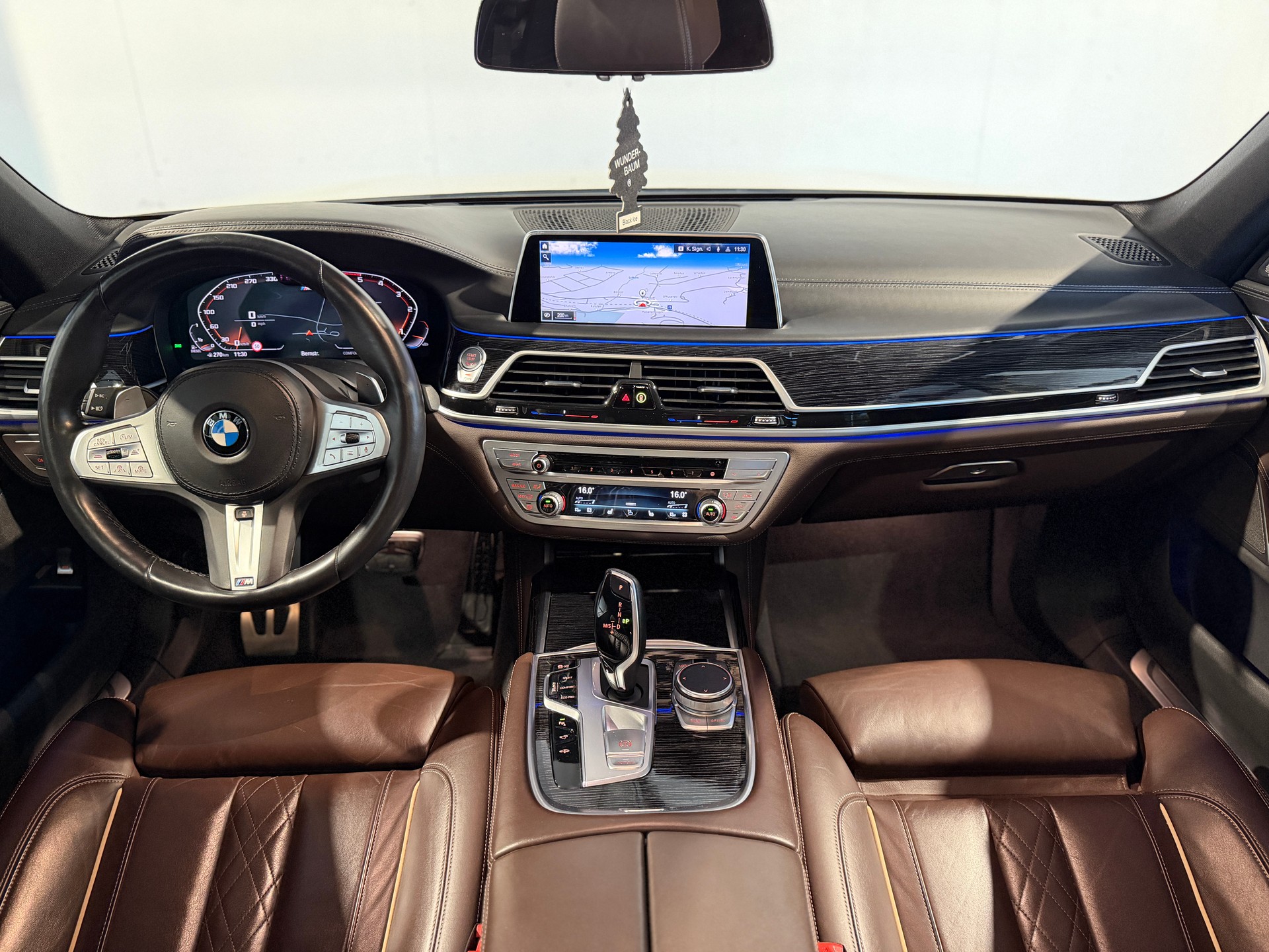 BMW 740d xDrive Steptronic-image-10
