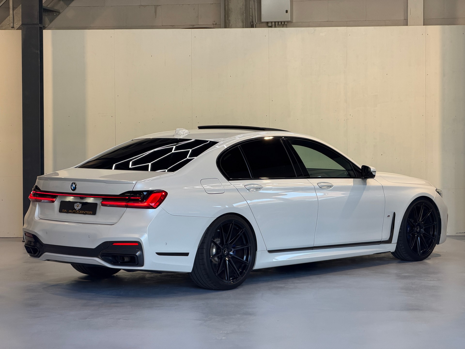 BMW 740d xDrive Steptronic-image-5