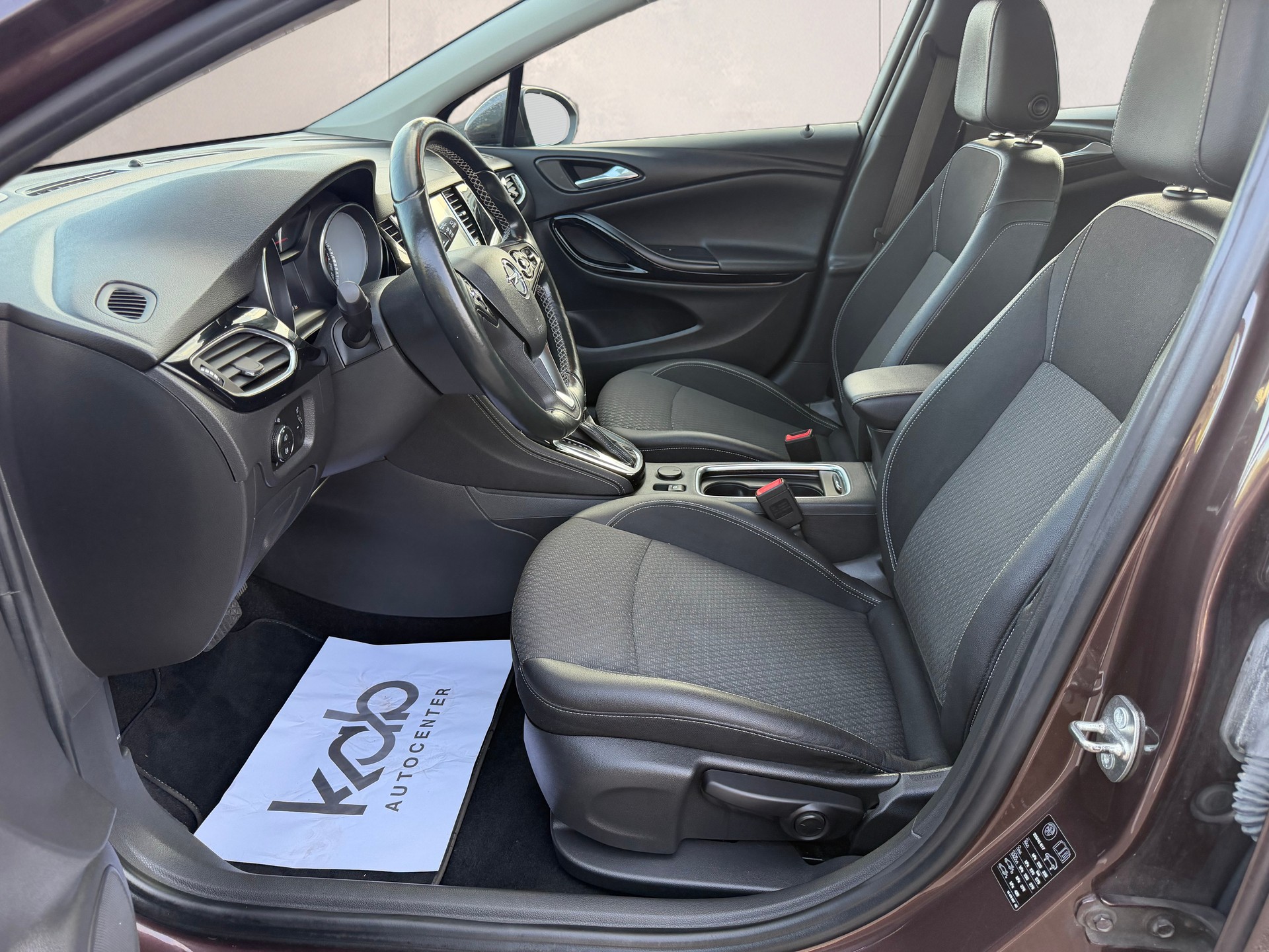 OPEL Astra 1.4i Turbo Enjoy Automatic-image-15